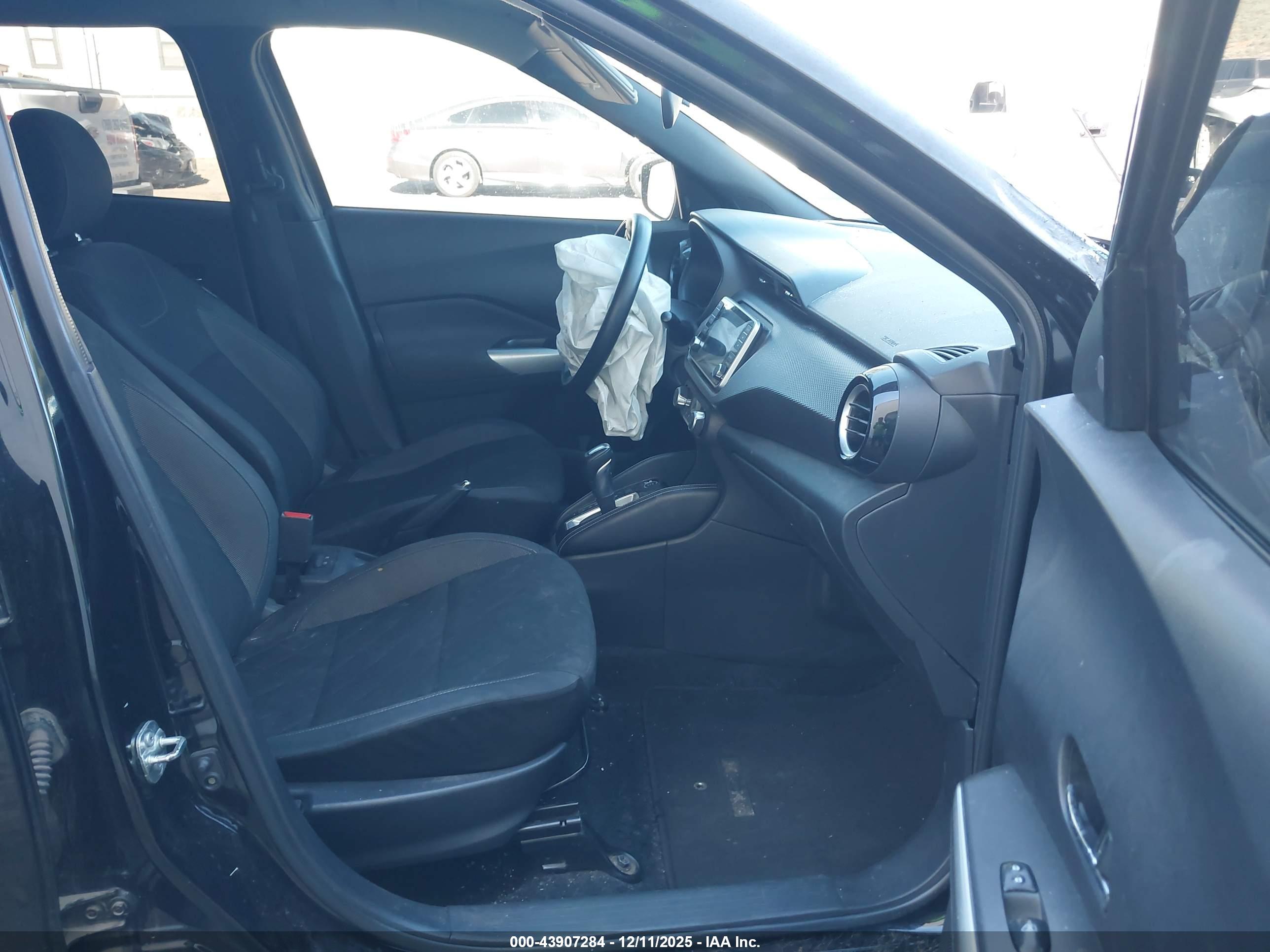 NISSAN KICKS image 5