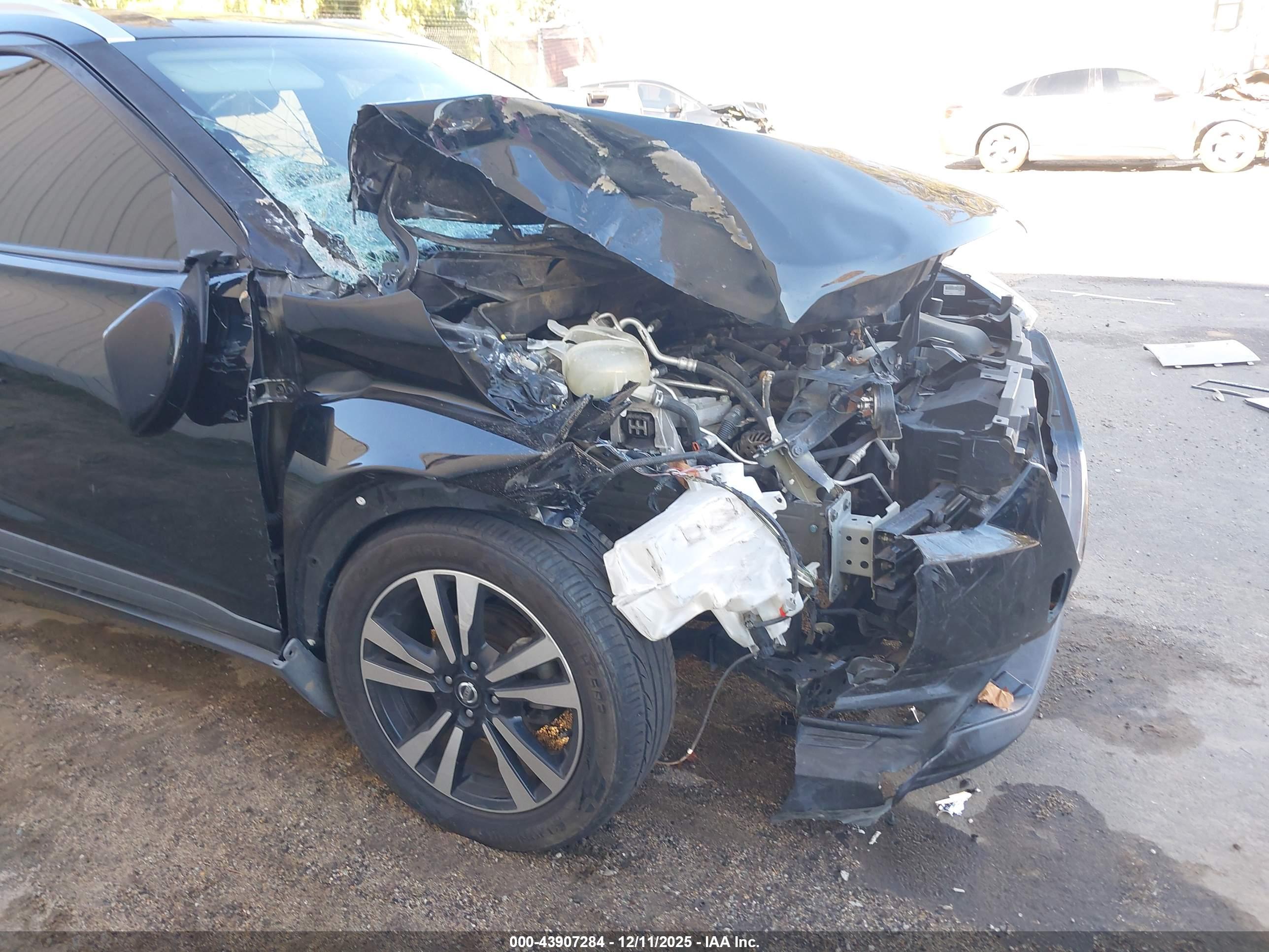 NISSAN KICKS image 6