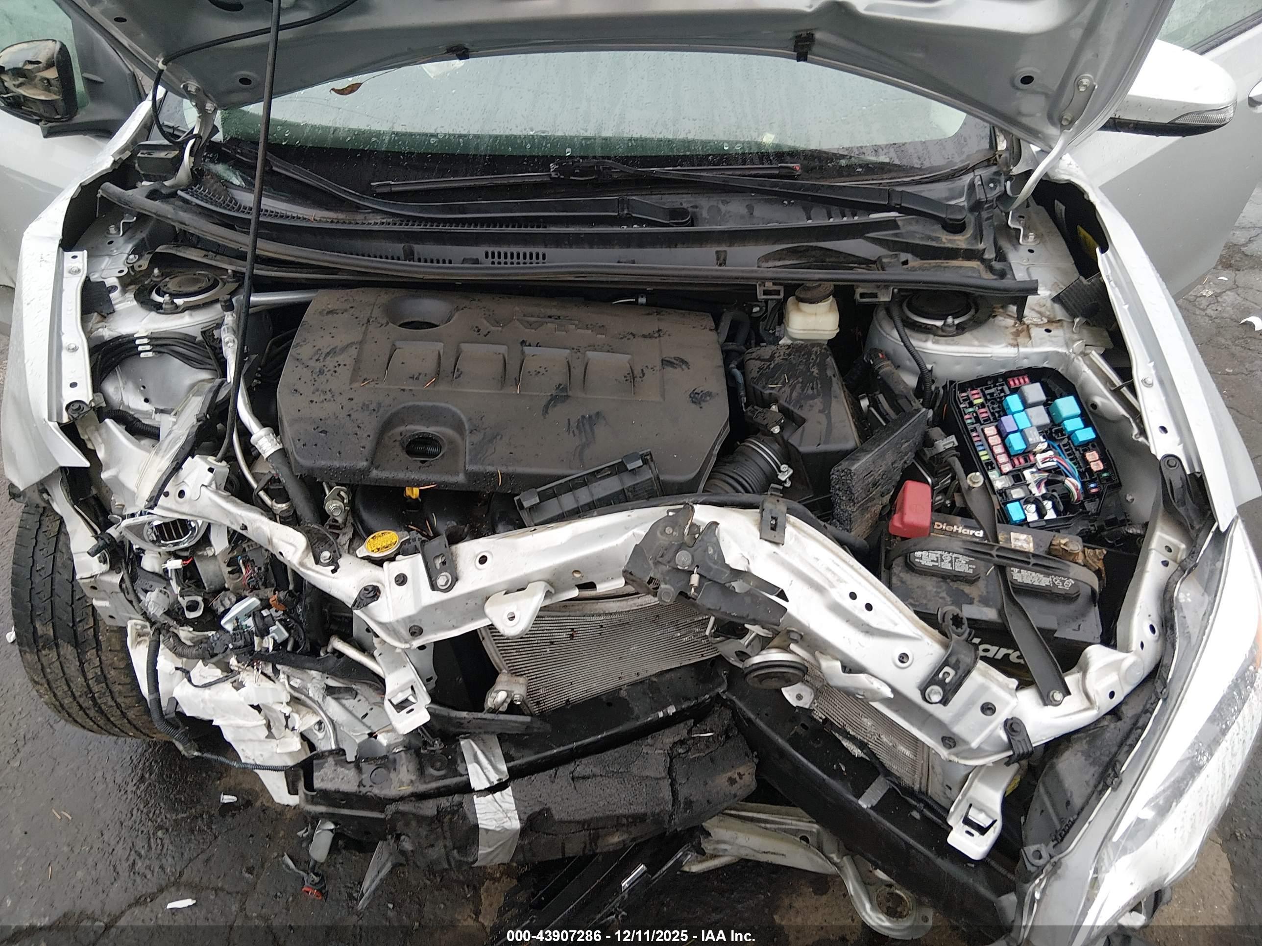 TOYOTA COROLLA image 10