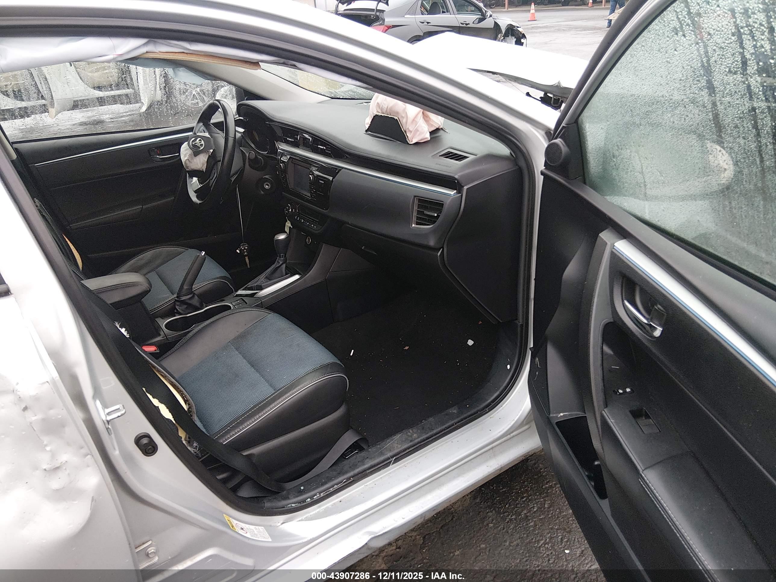 TOYOTA COROLLA image 5