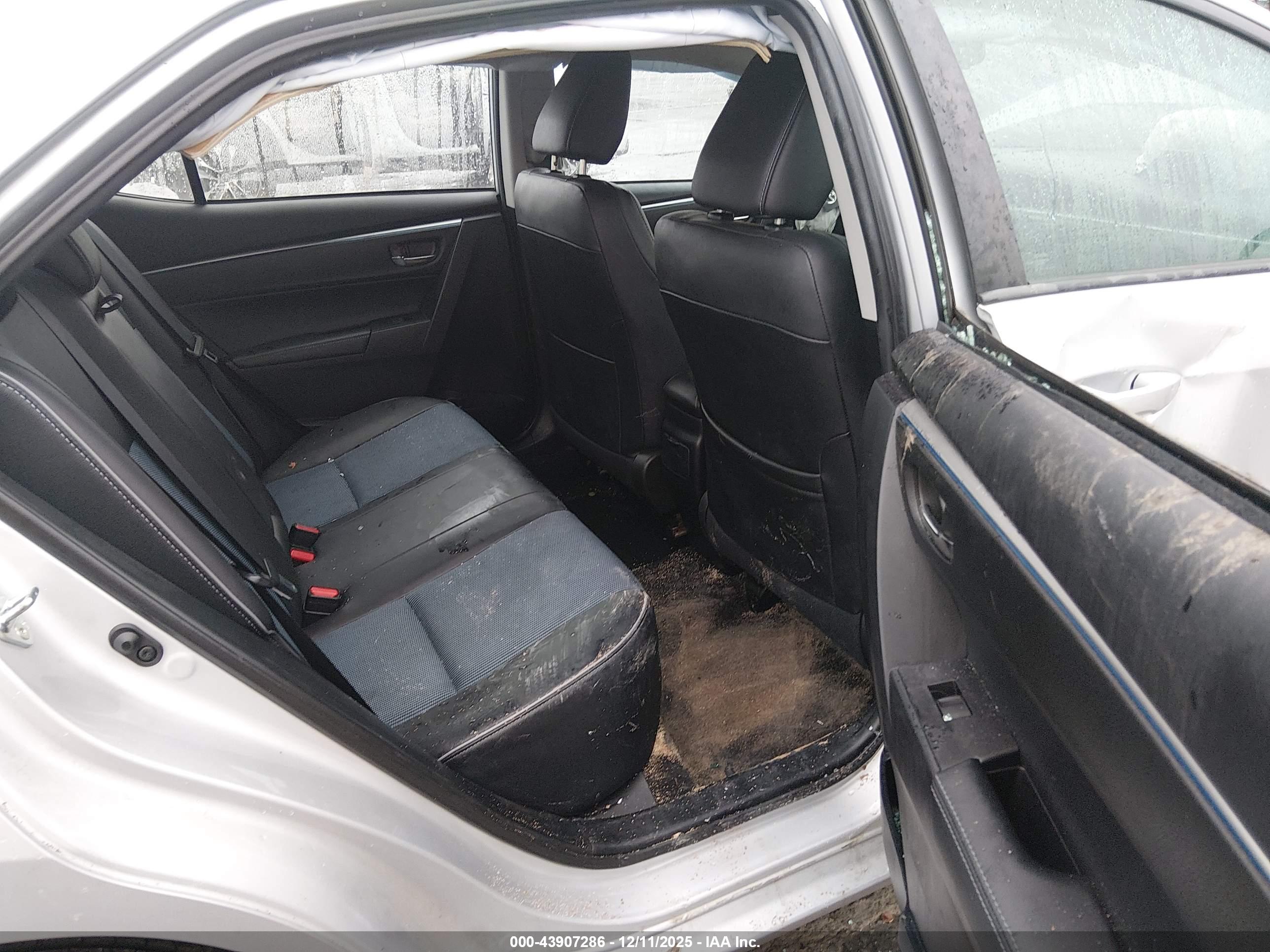 TOYOTA COROLLA image 8