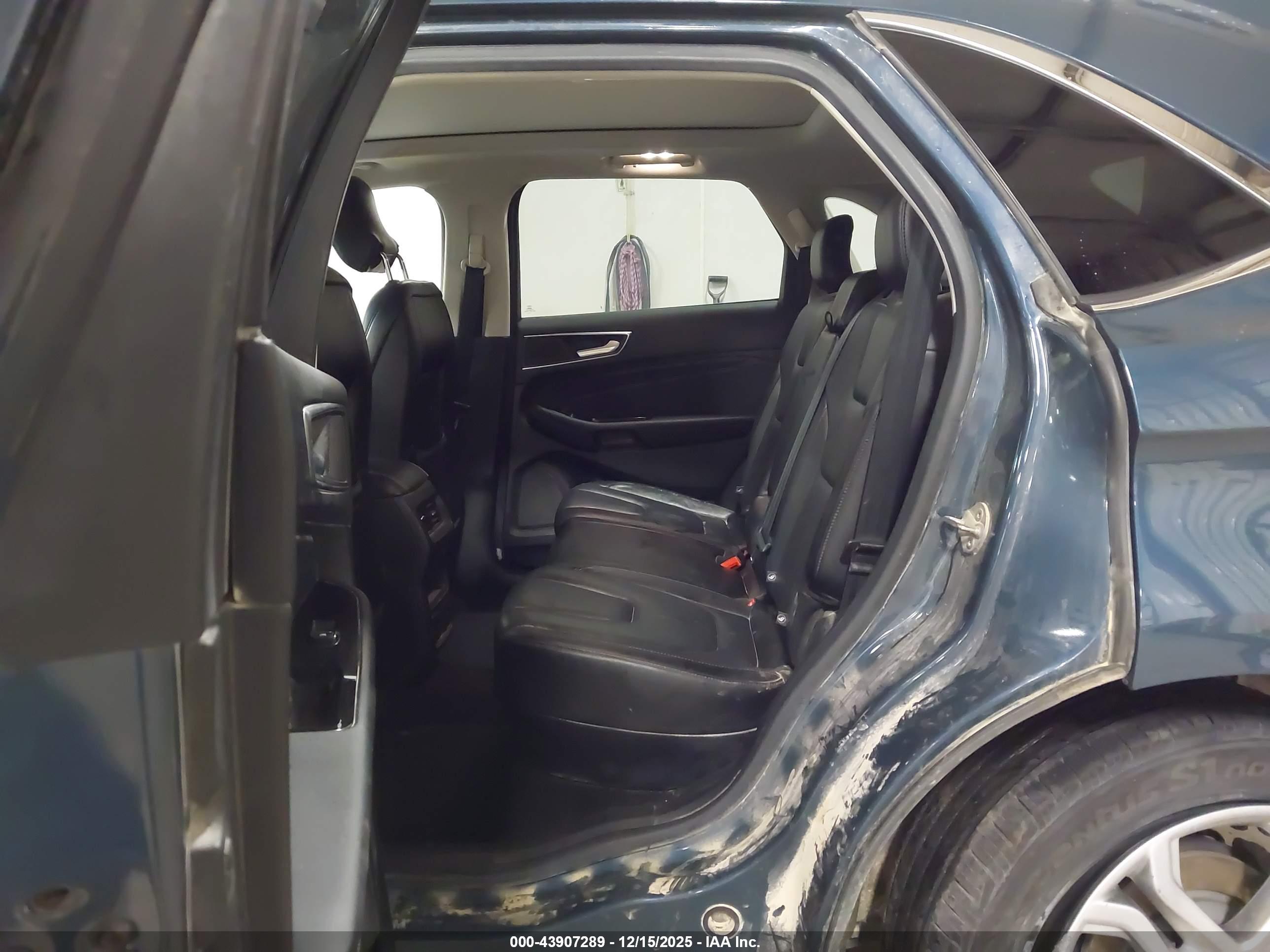 FORD EDGE image 8