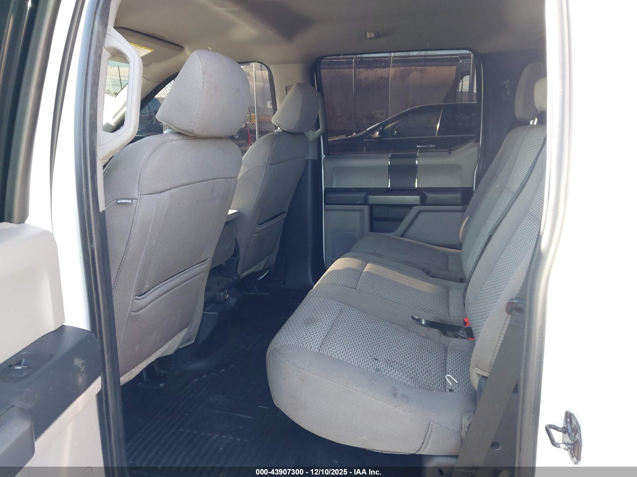FORD F-350 image 7