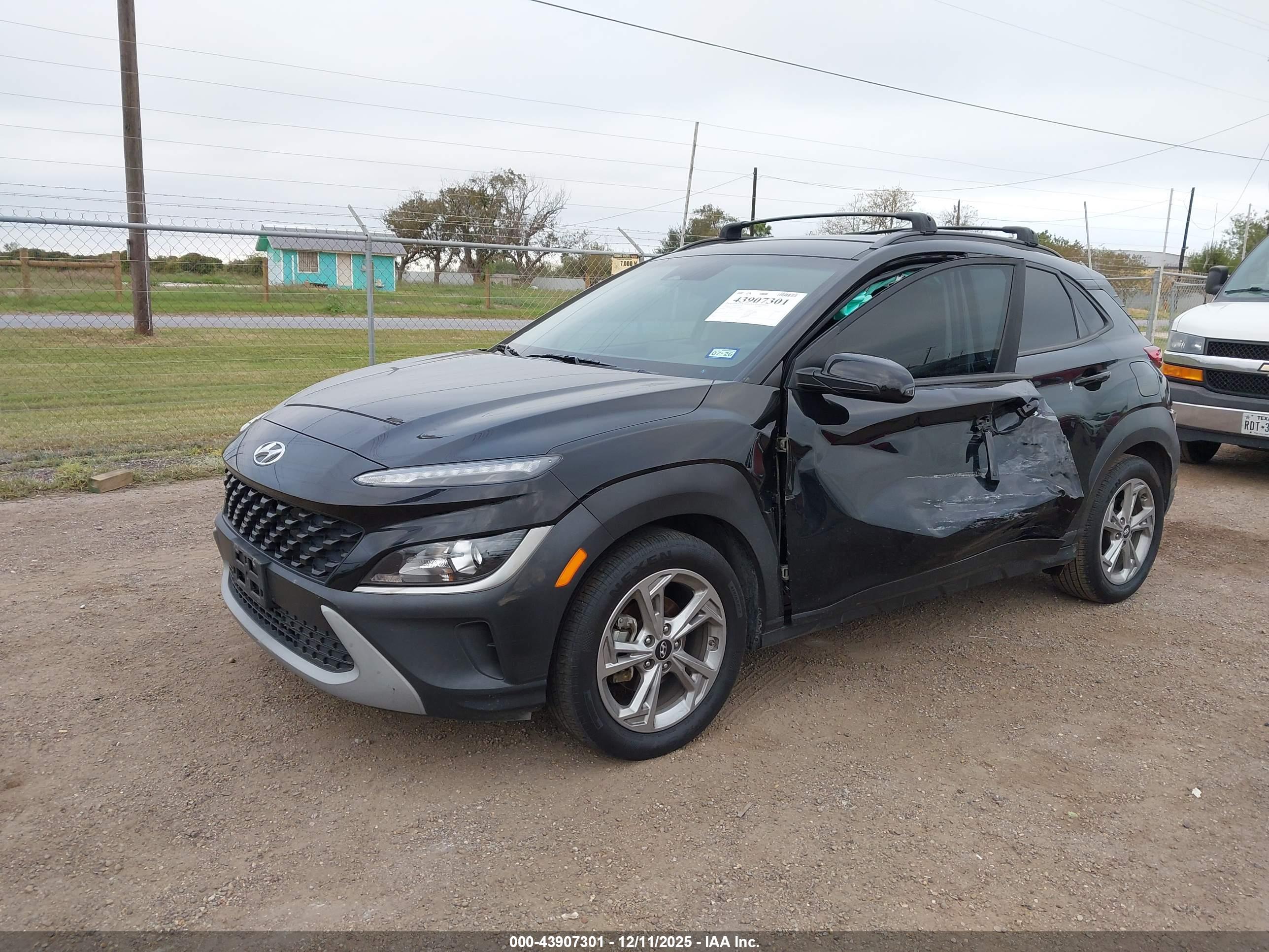 HYUNDAI KONA image 2