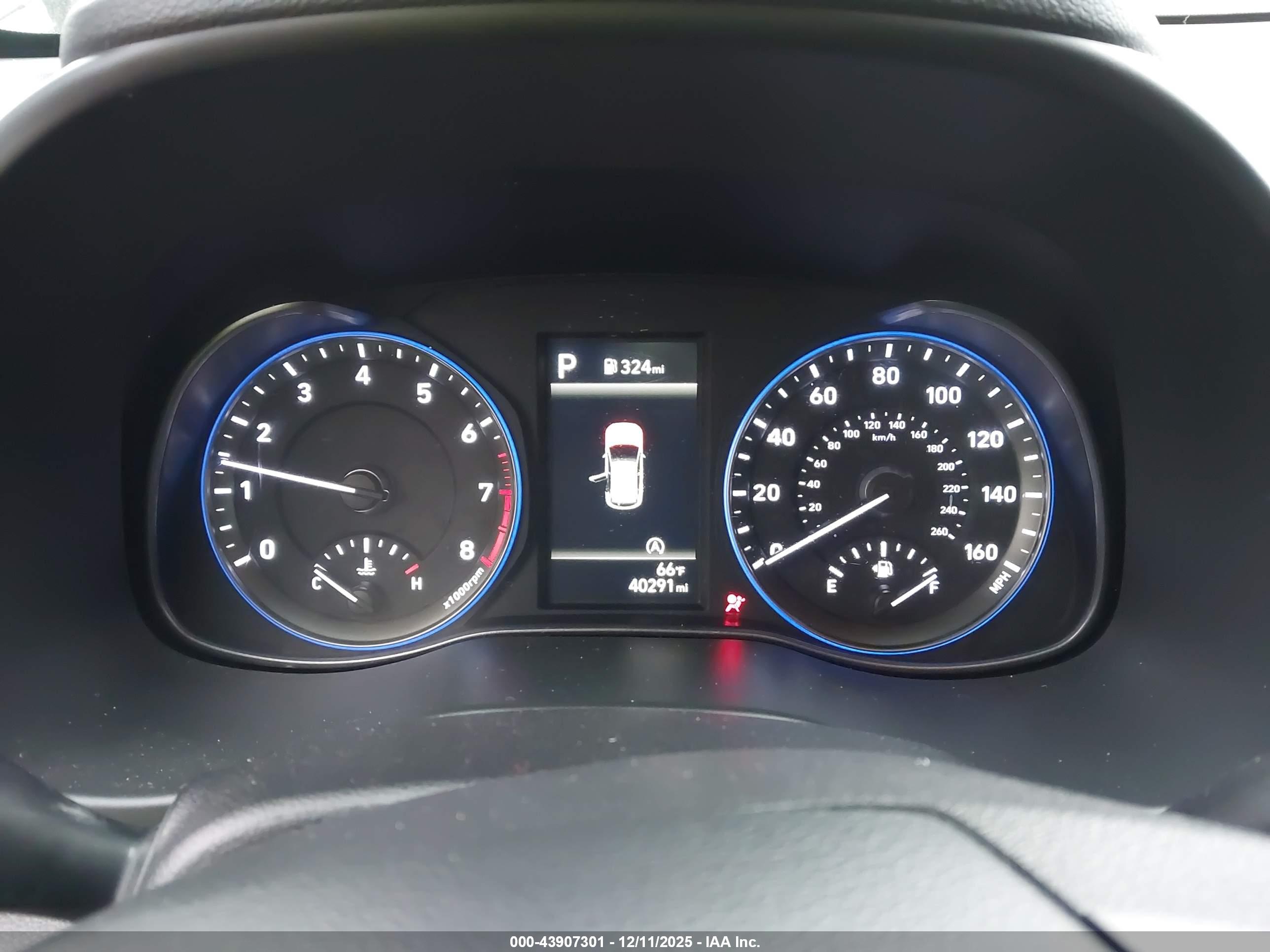 HYUNDAI KONA image 7