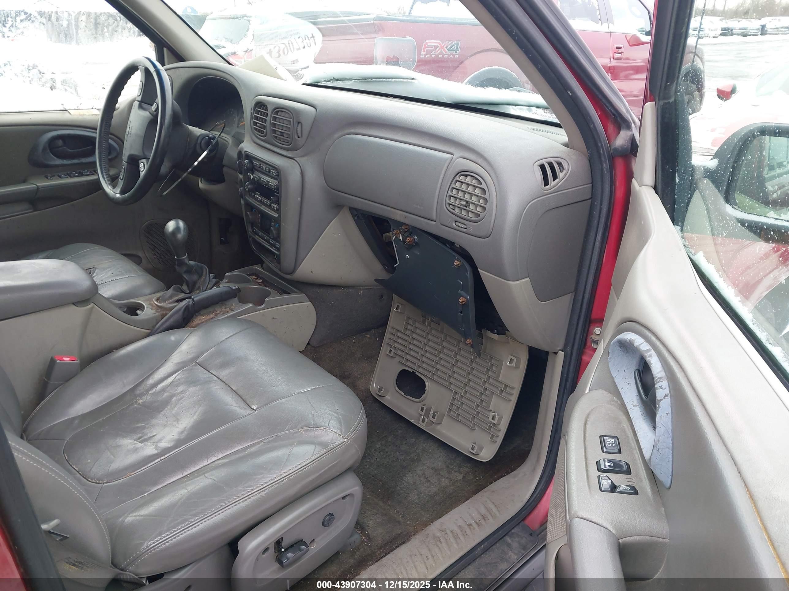 CHEVROLET TRAILBLAZER image 5