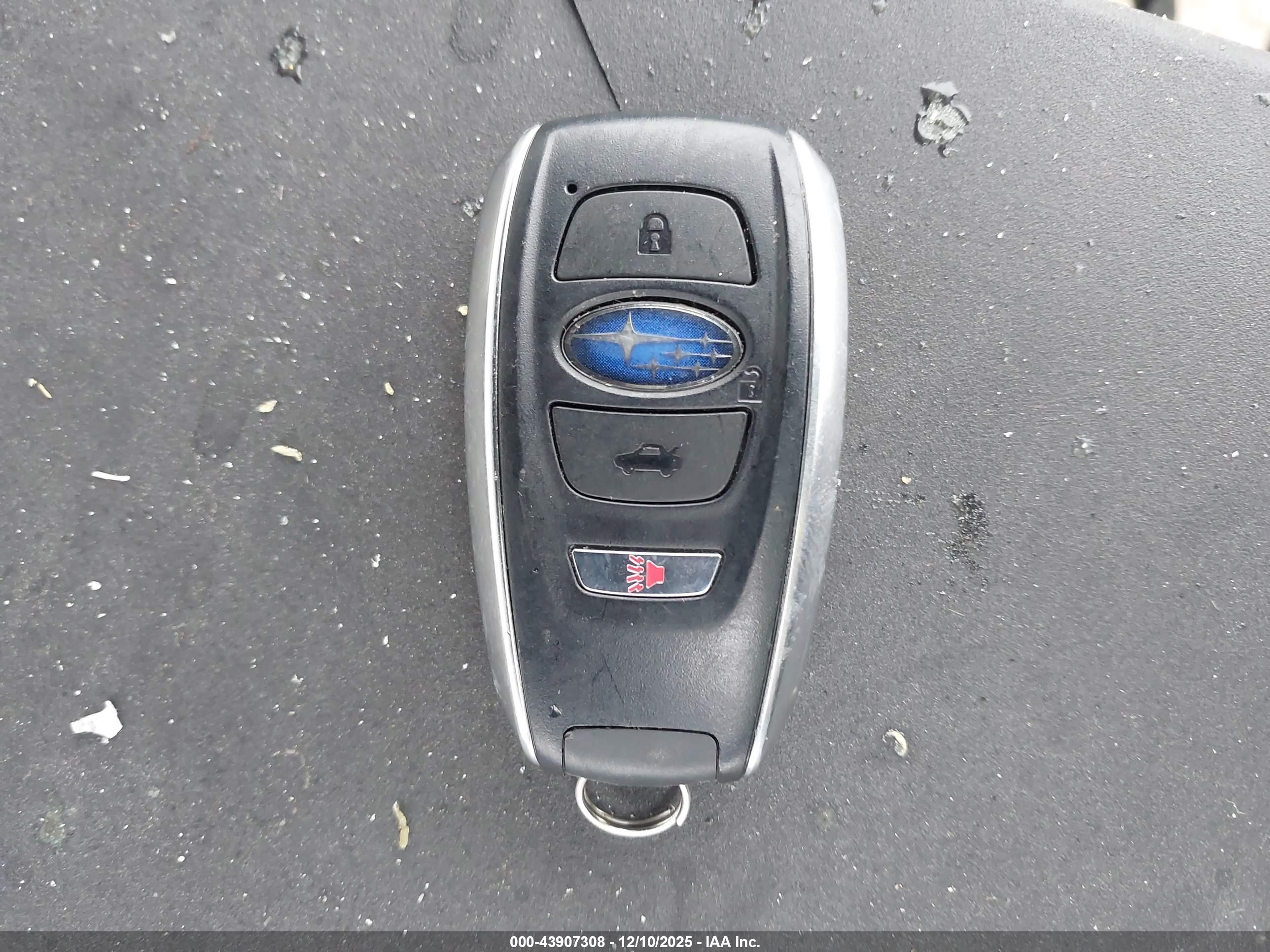 SUBARU OUTBACK image 11