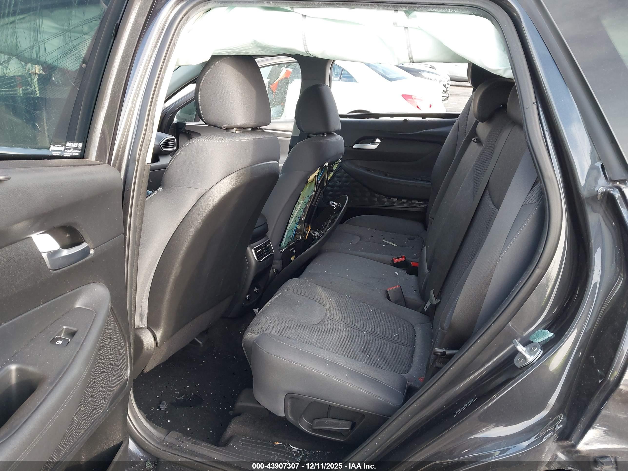 HYUNDAI SANTA image 8