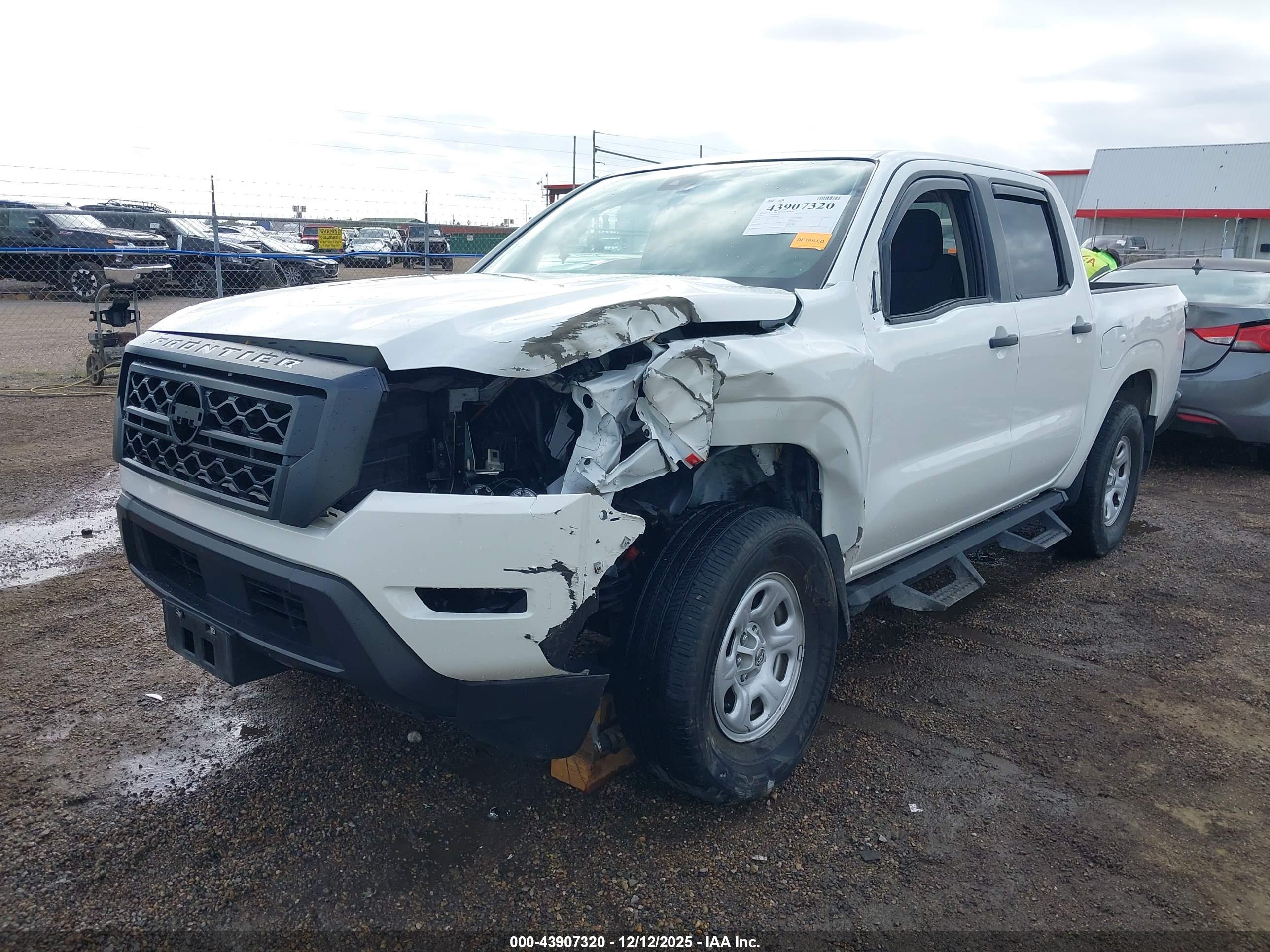 NISSAN FRONTIER image 2