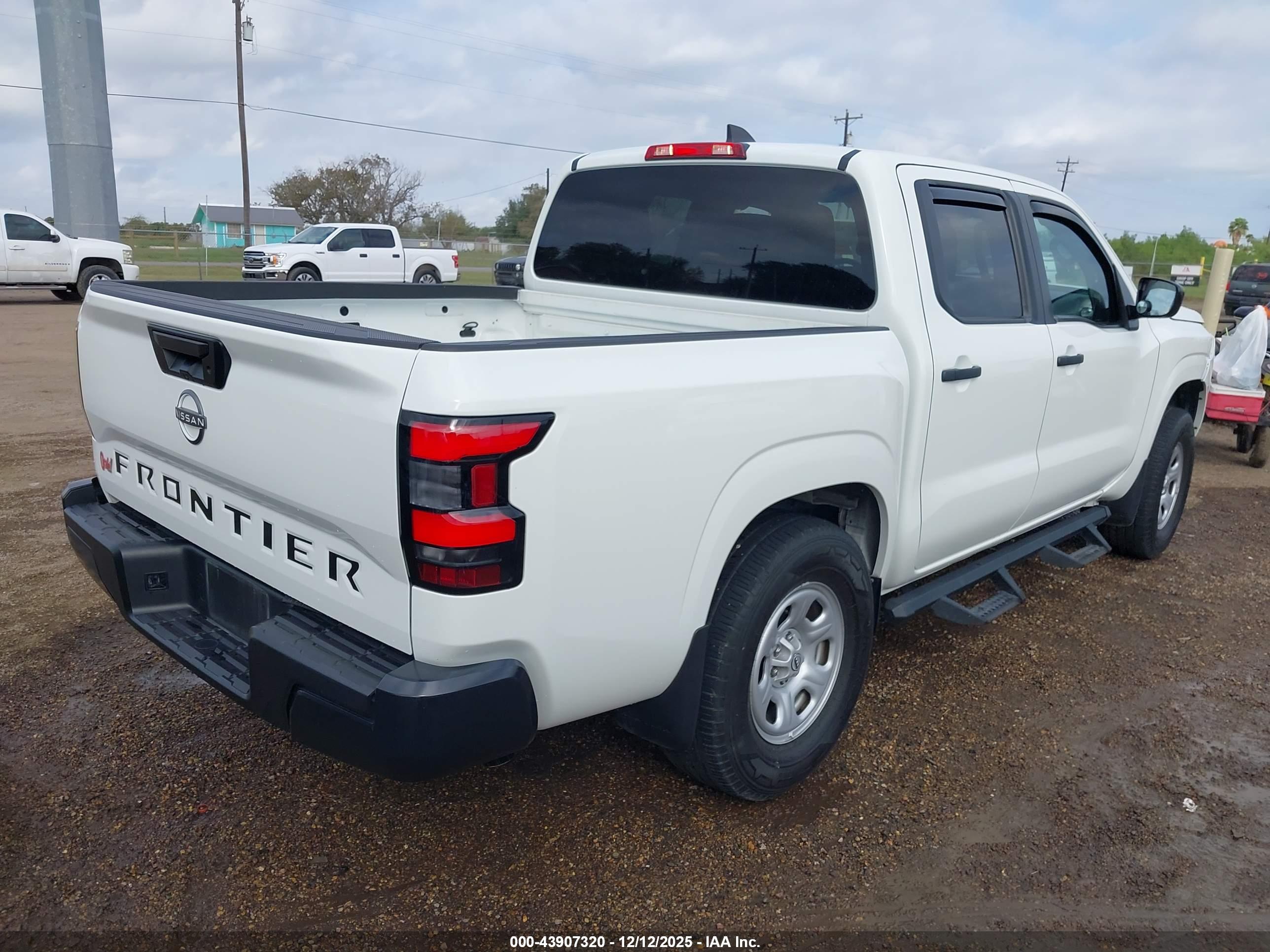 NISSAN FRONTIER image 4