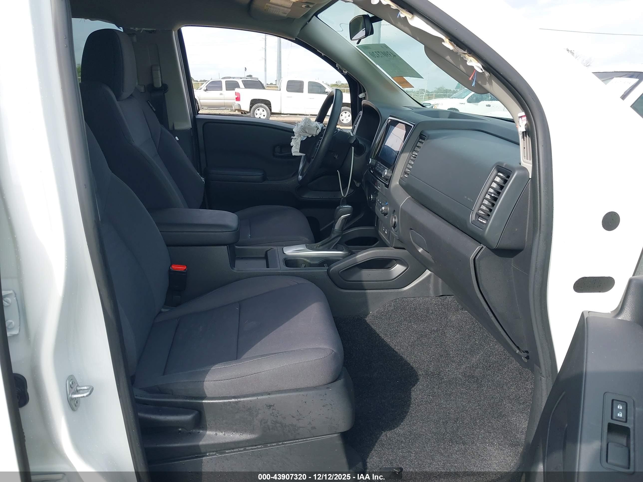 NISSAN FRONTIER image 5