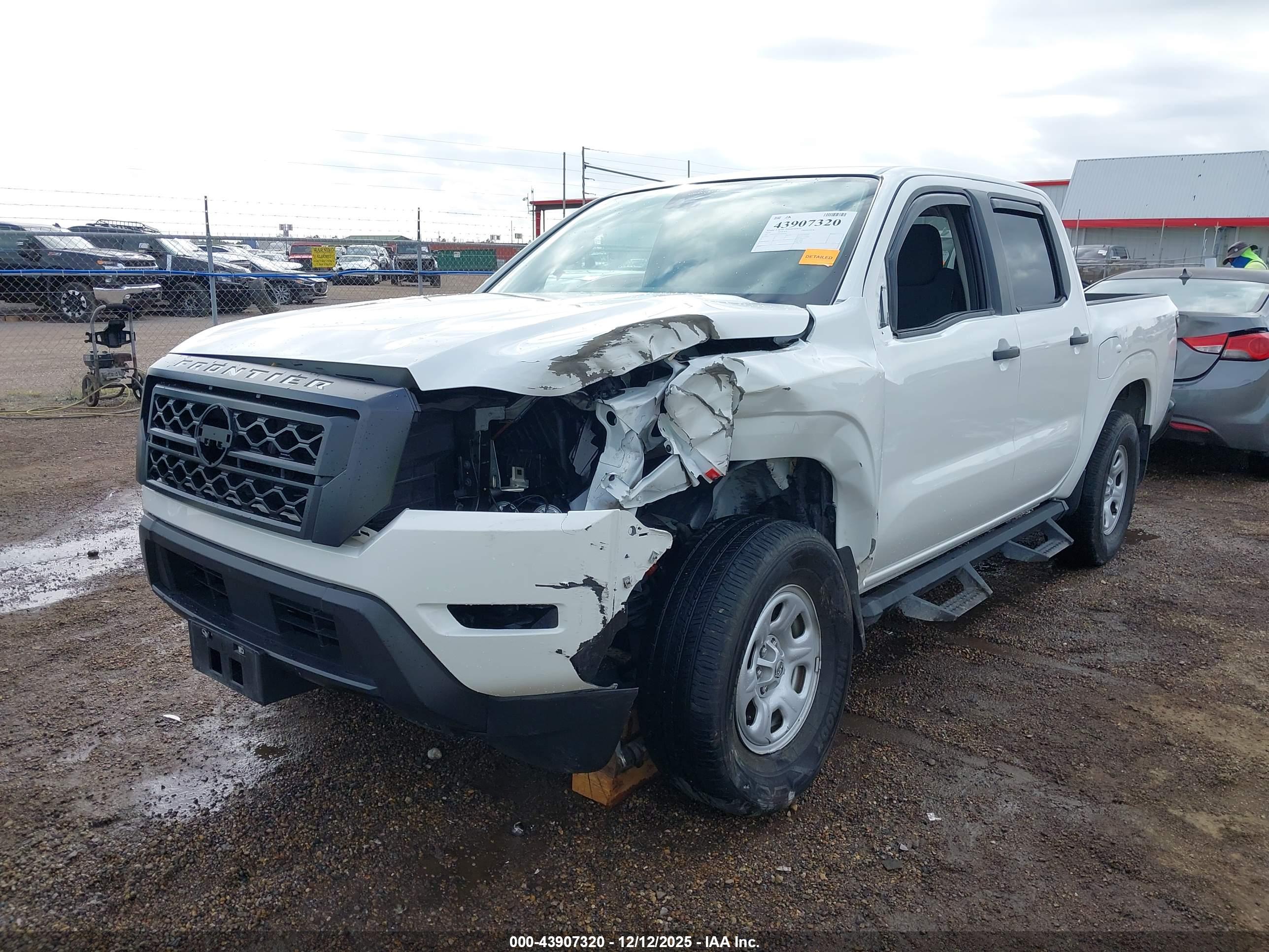 NISSAN FRONTIER image 6