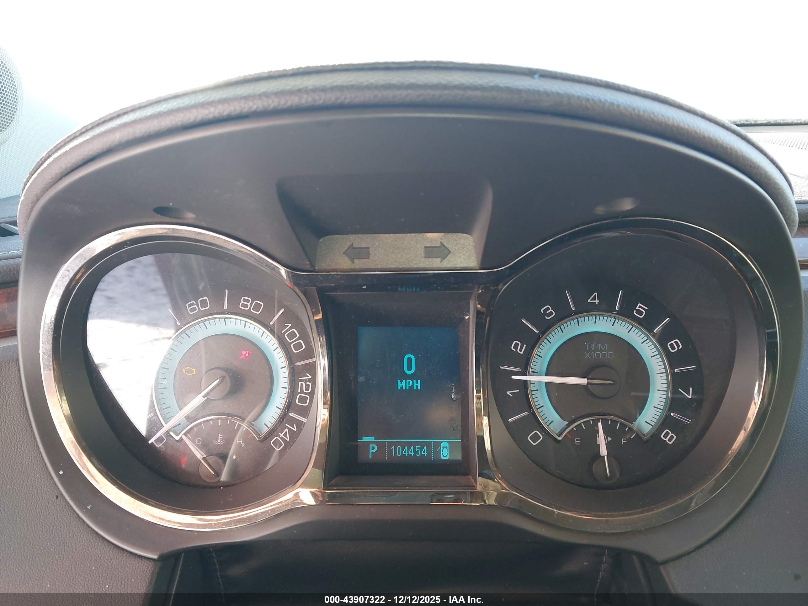 BUICK LACROSSE image 7