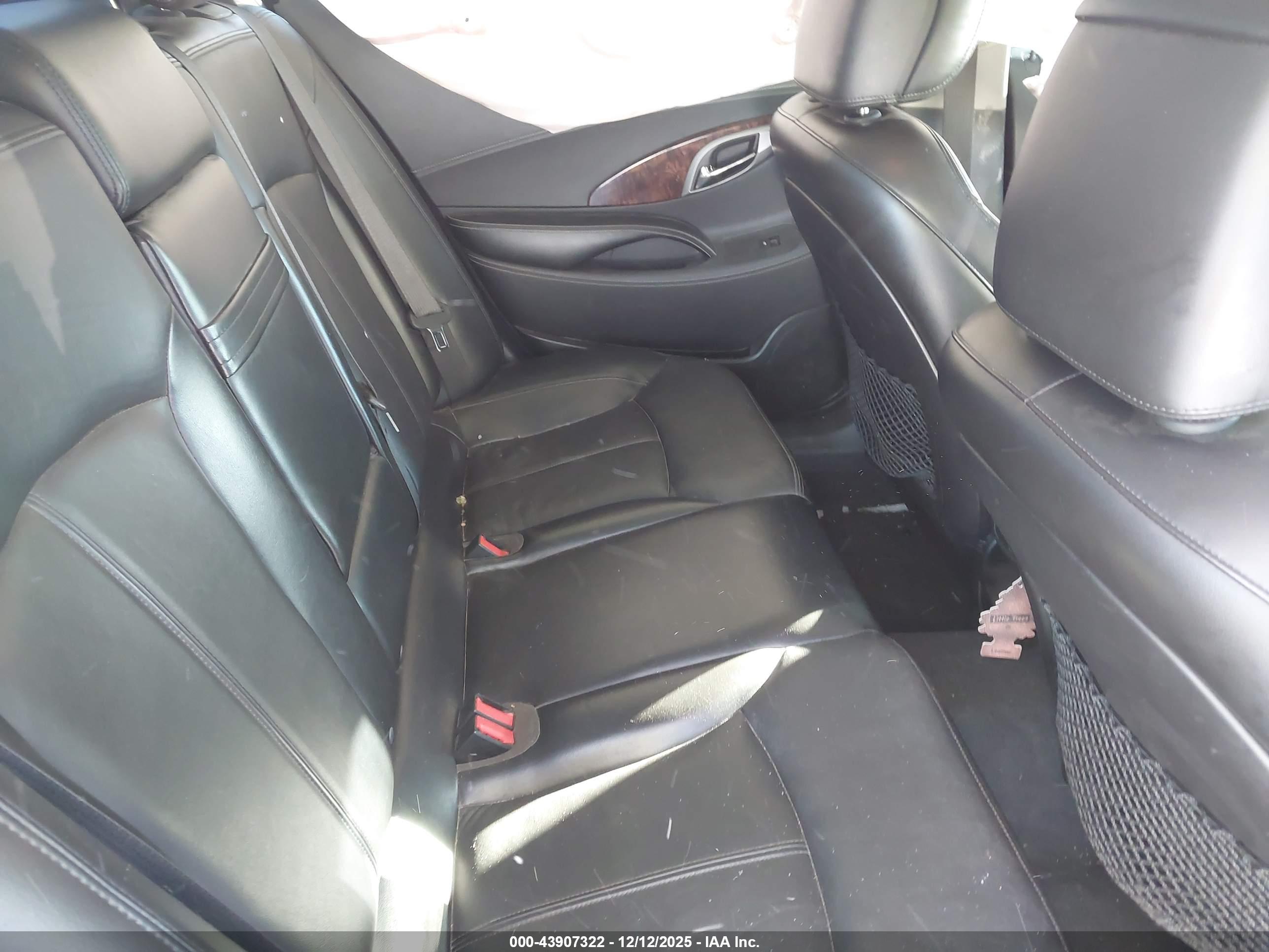 BUICK LACROSSE image 8