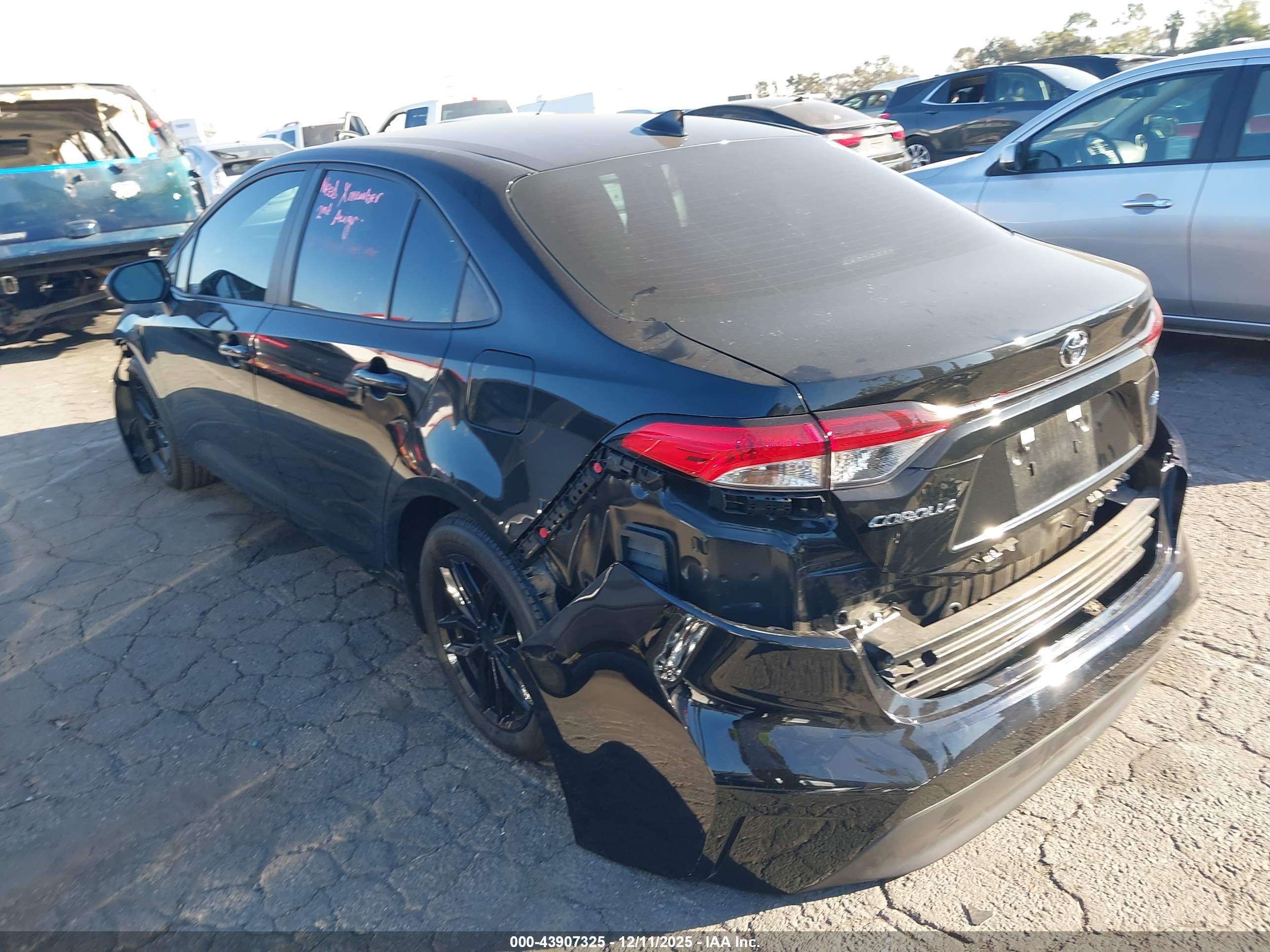 TOYOTA COROLLA image 3