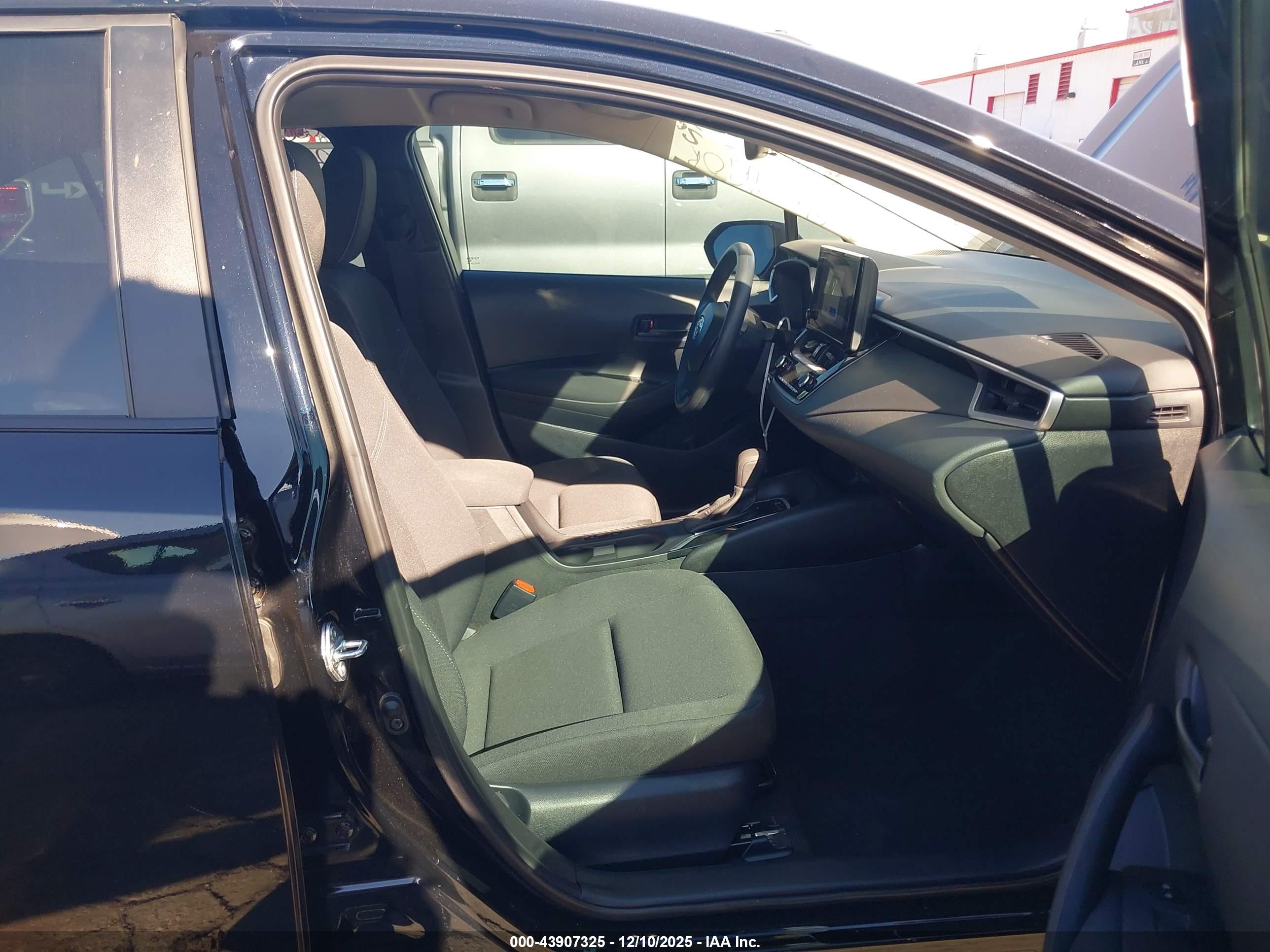 TOYOTA COROLLA image 5