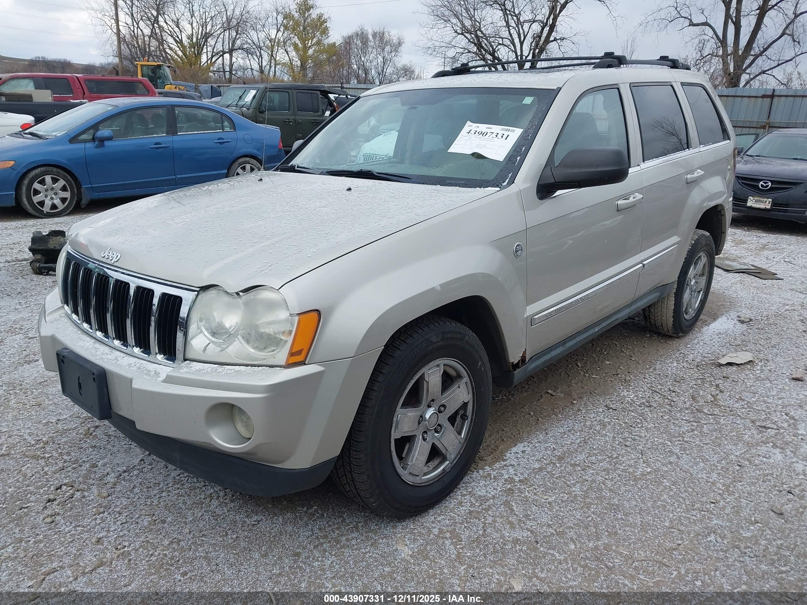 JEEP GRAND image 2
