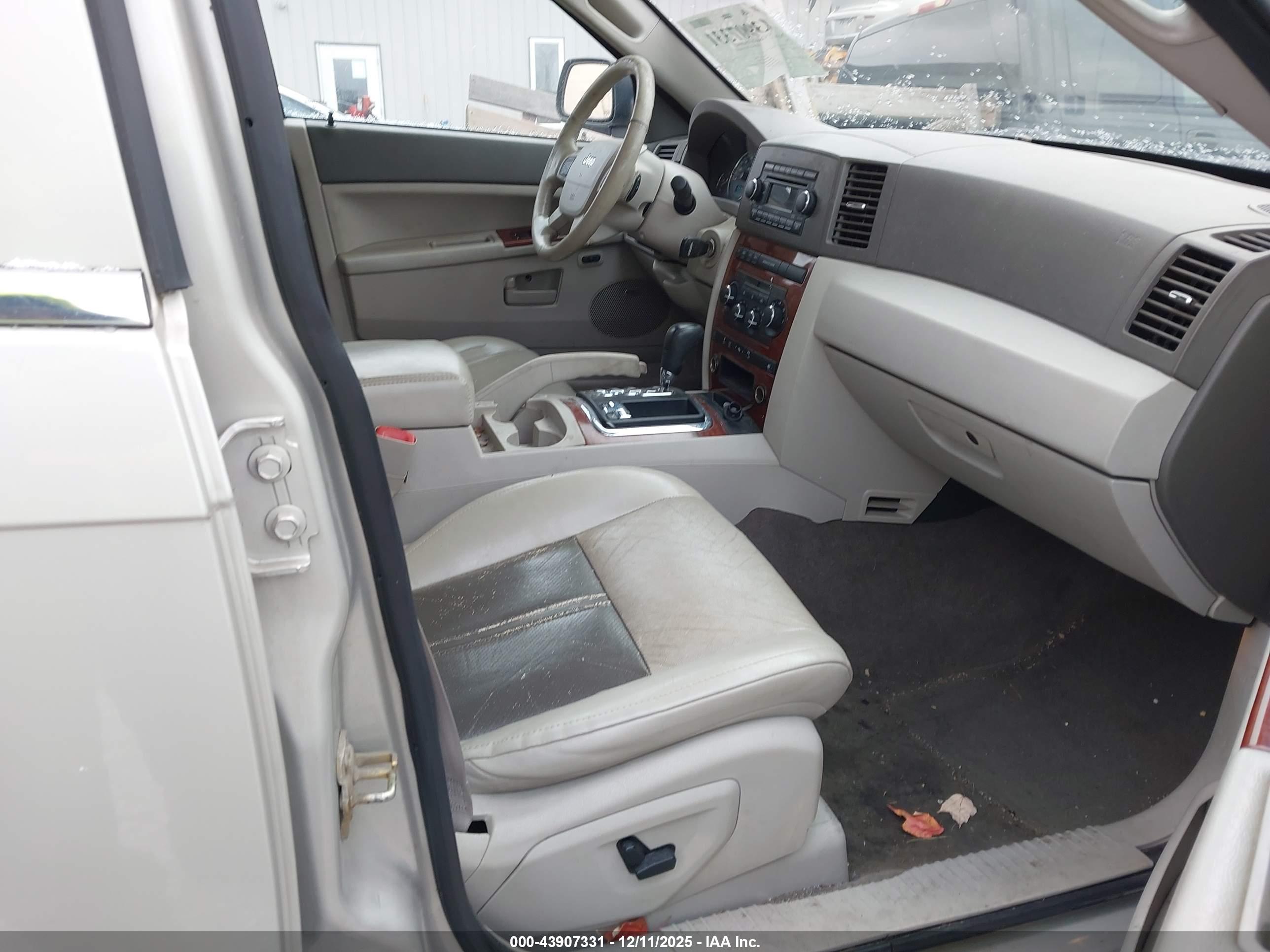 JEEP GRAND image 5
