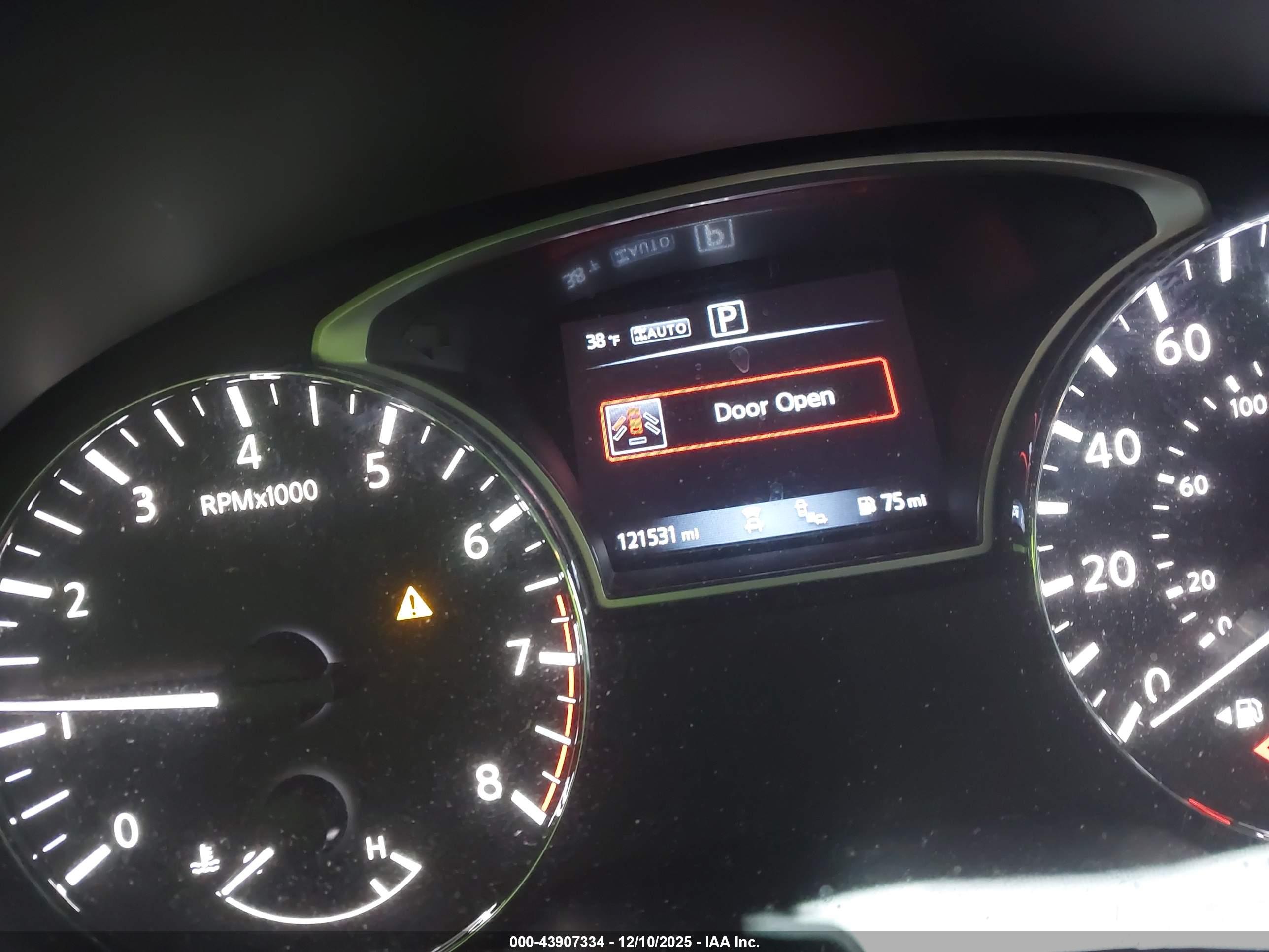 NISSAN PATHFINDER image 7