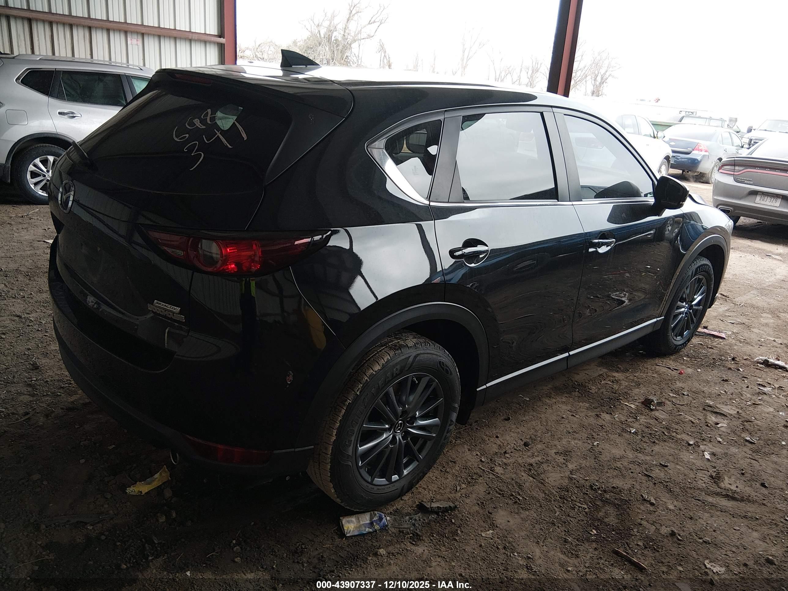 MAZDA CX-5 image 4