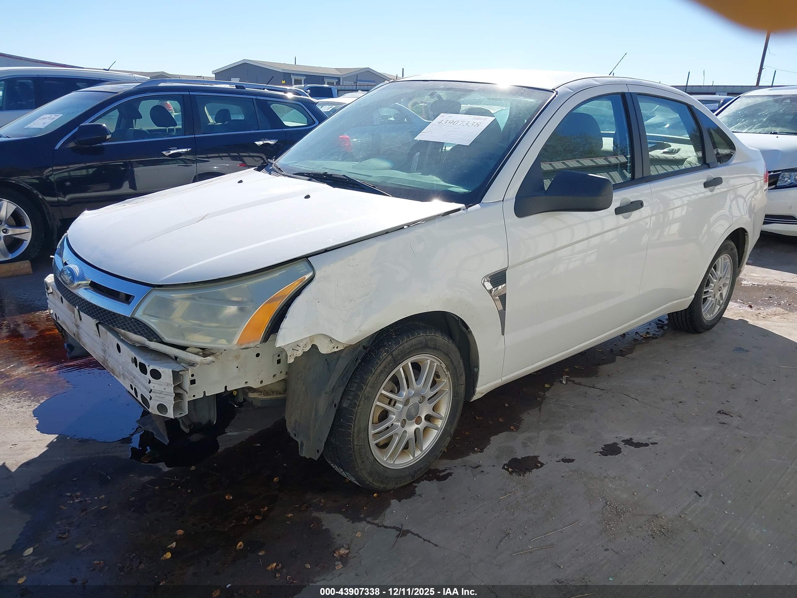 FORD FOCUS image 2