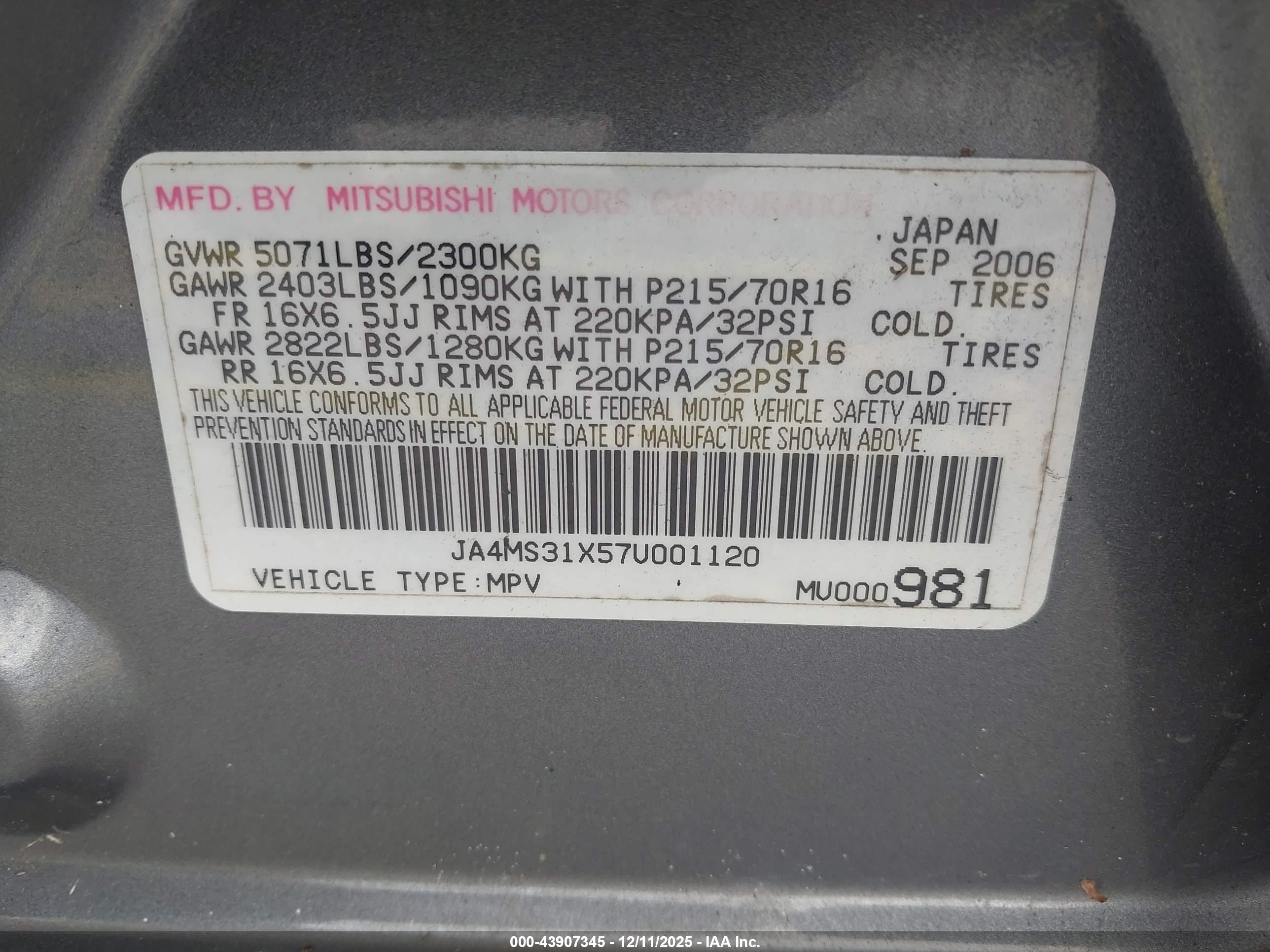 MITSUBISHI OUTLANDER image 9