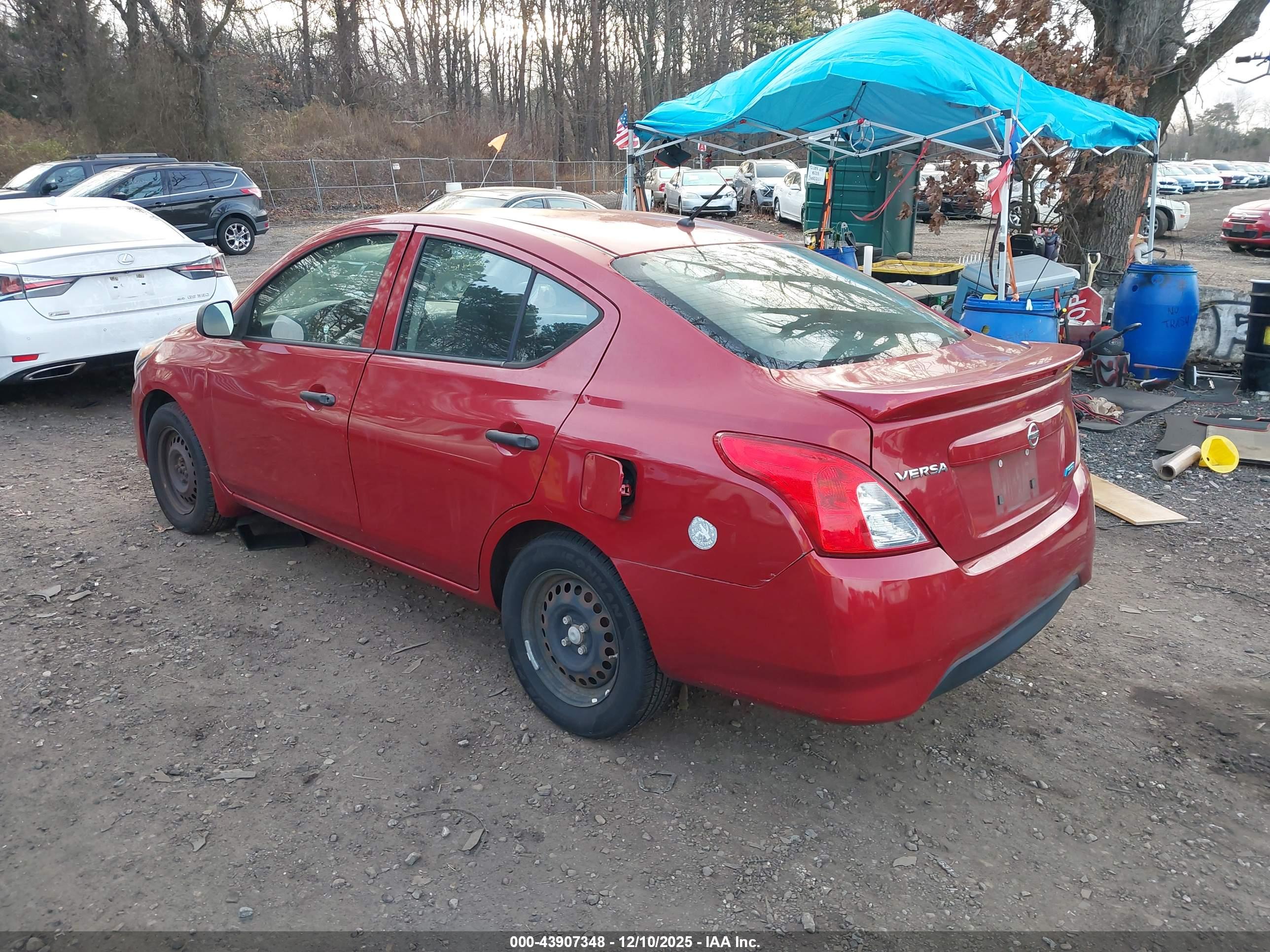 NISSAN VERSA image 3