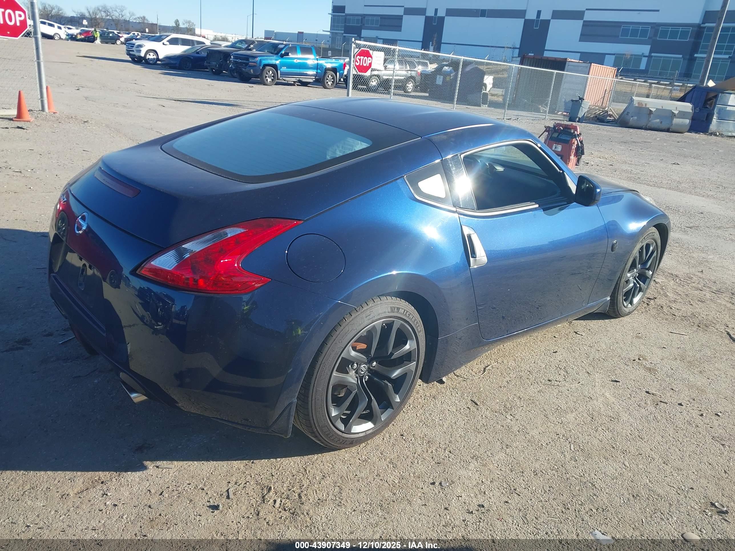 NISSAN 370Z image 4