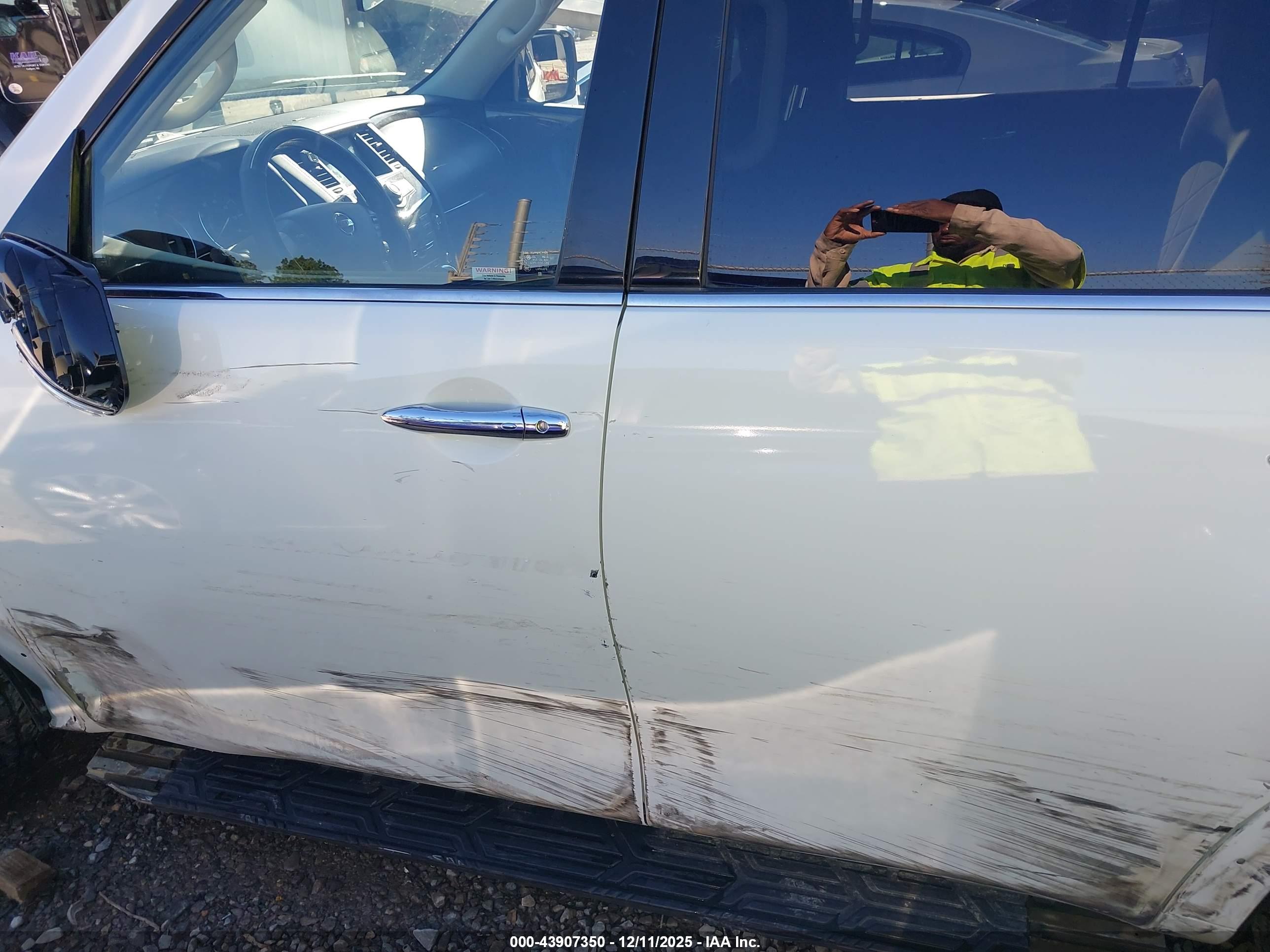 NISSAN ARMADA image 6