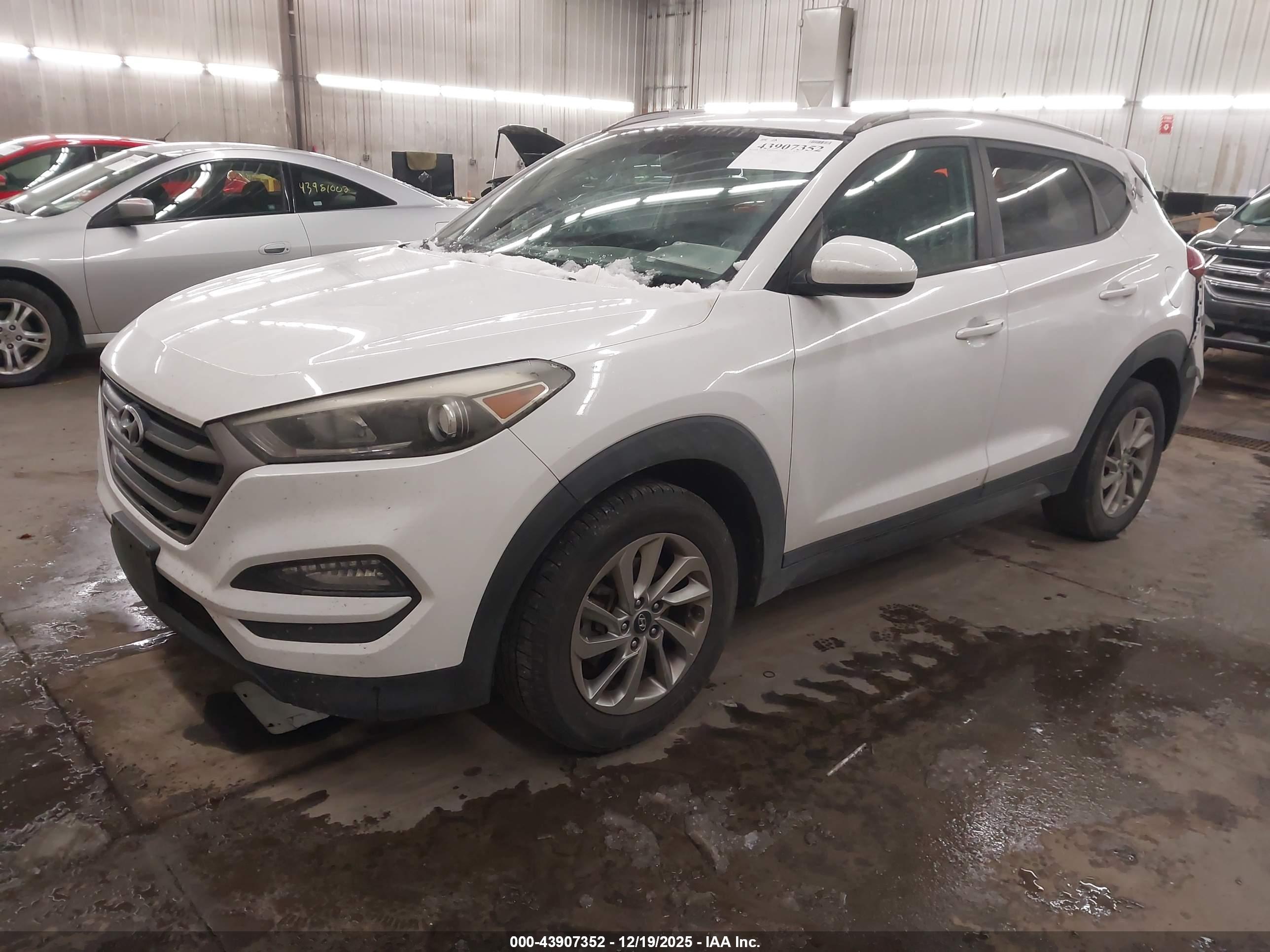 HYUNDAI TUCSON image 2