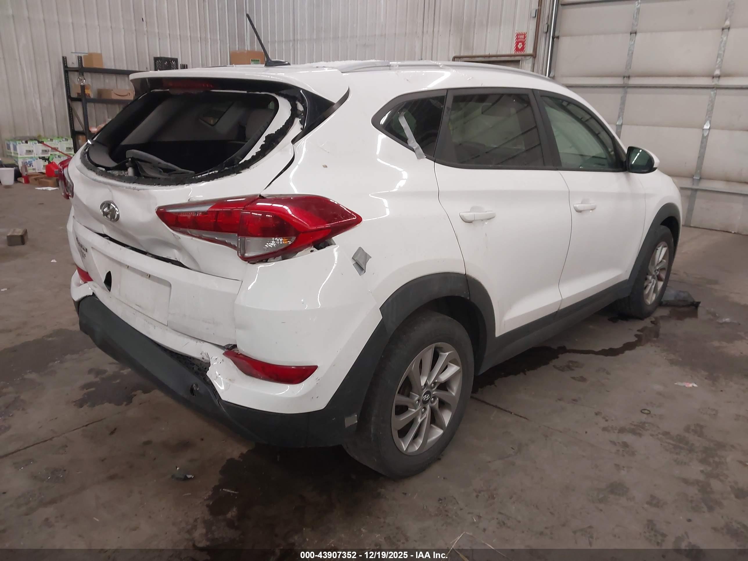 HYUNDAI TUCSON image 4