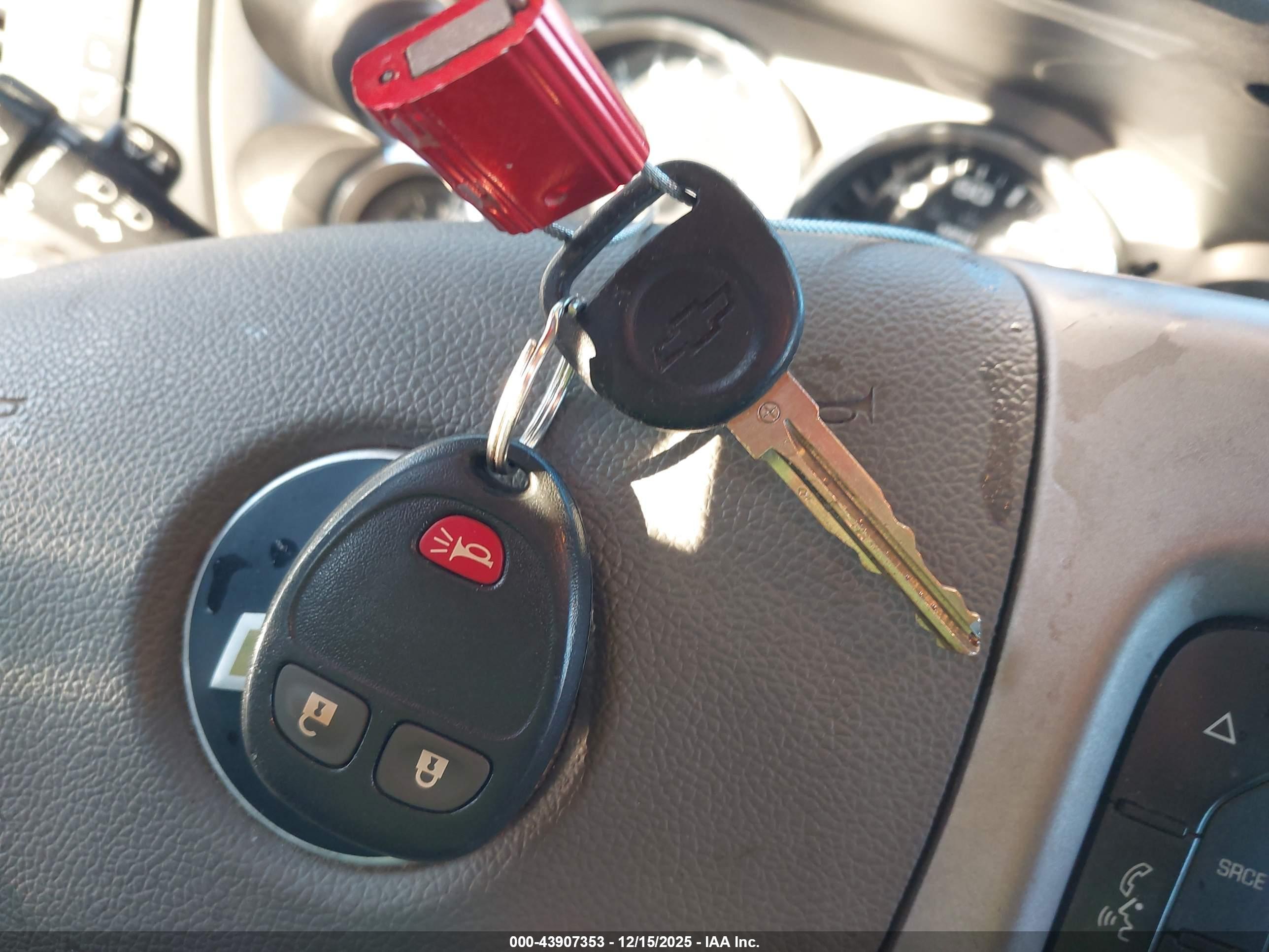 CHEVROLET SILVERADO image 11