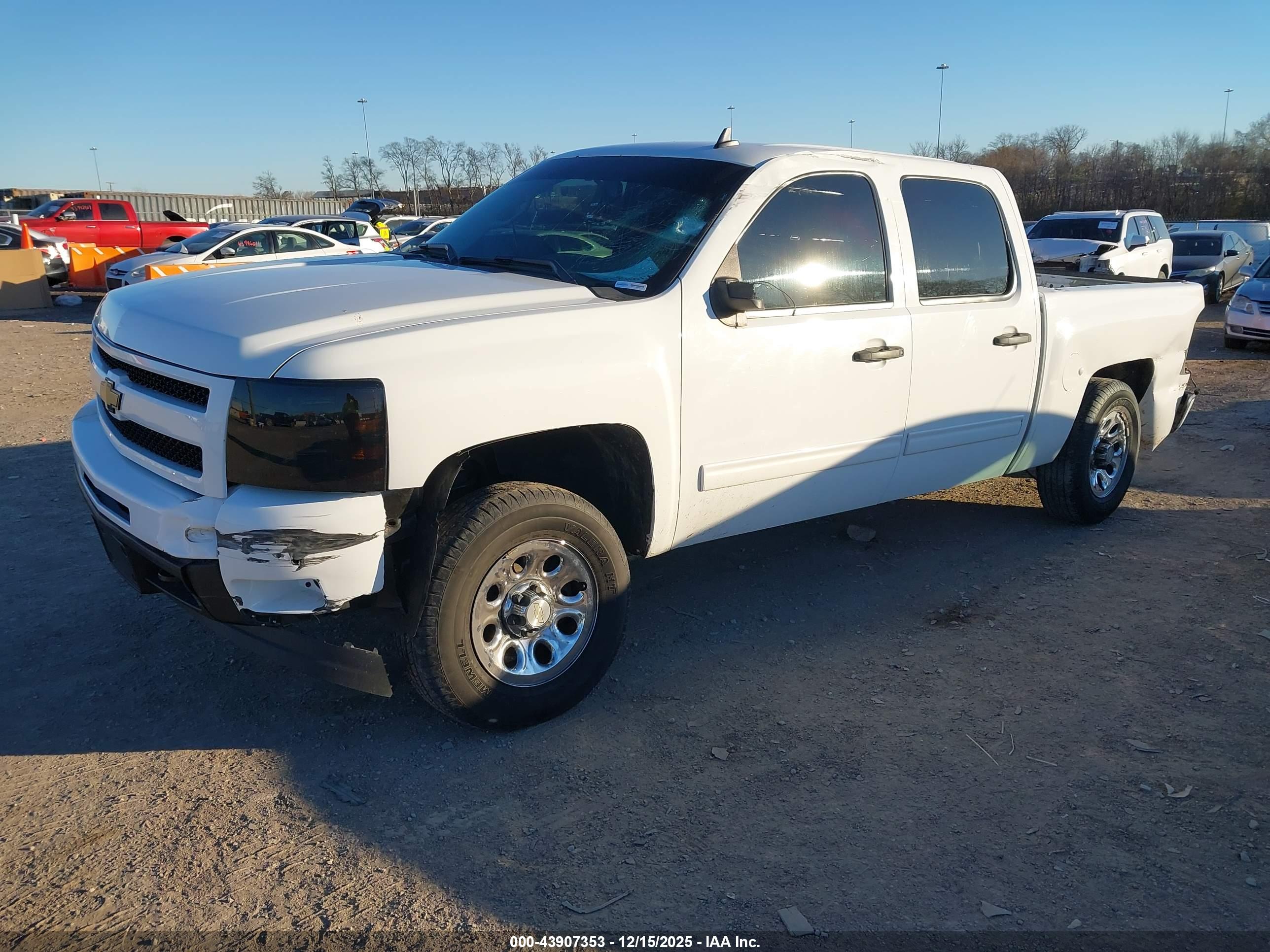 CHEVROLET SILVERADO image 2