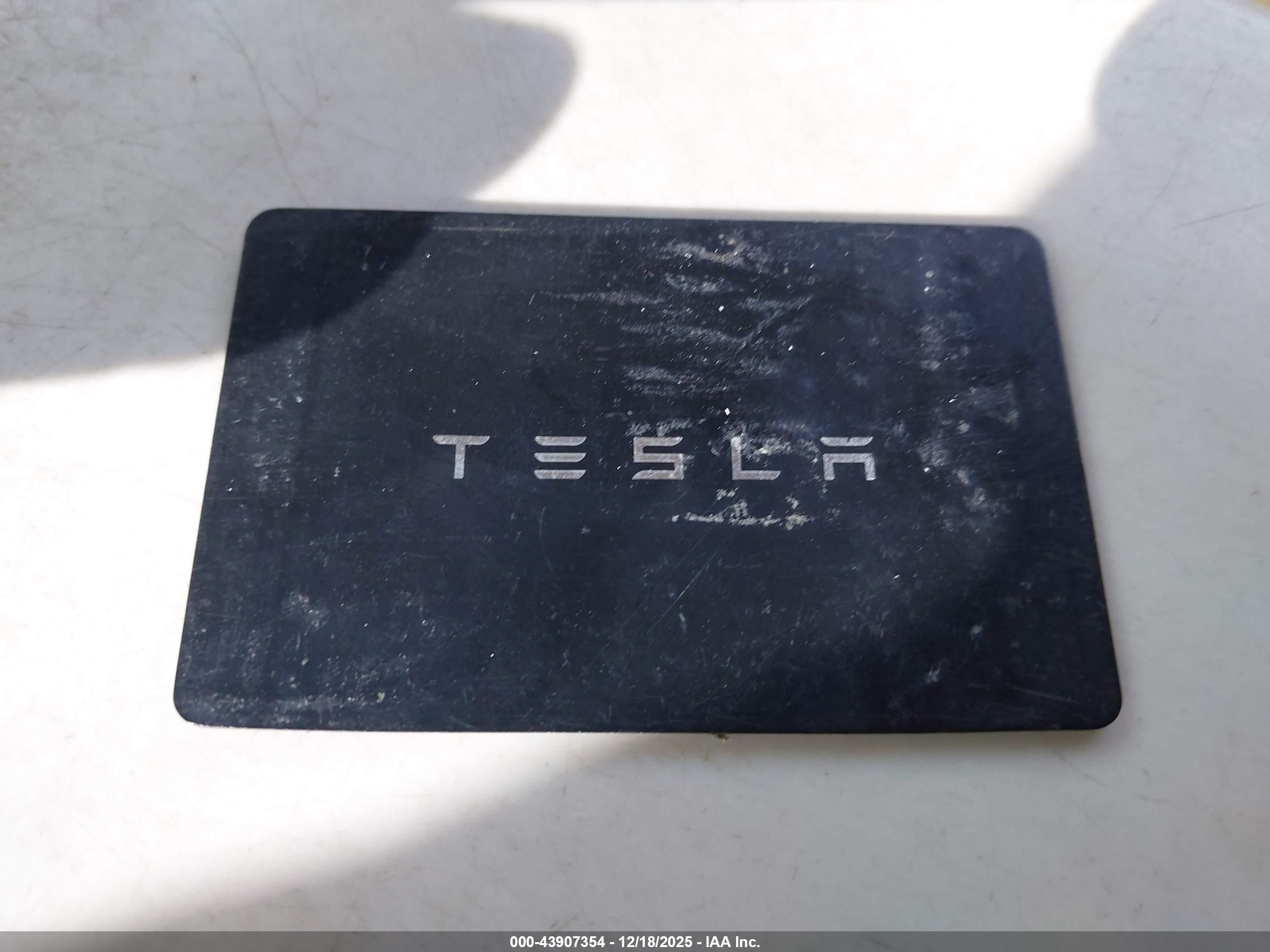 TESLA MODEL image 11