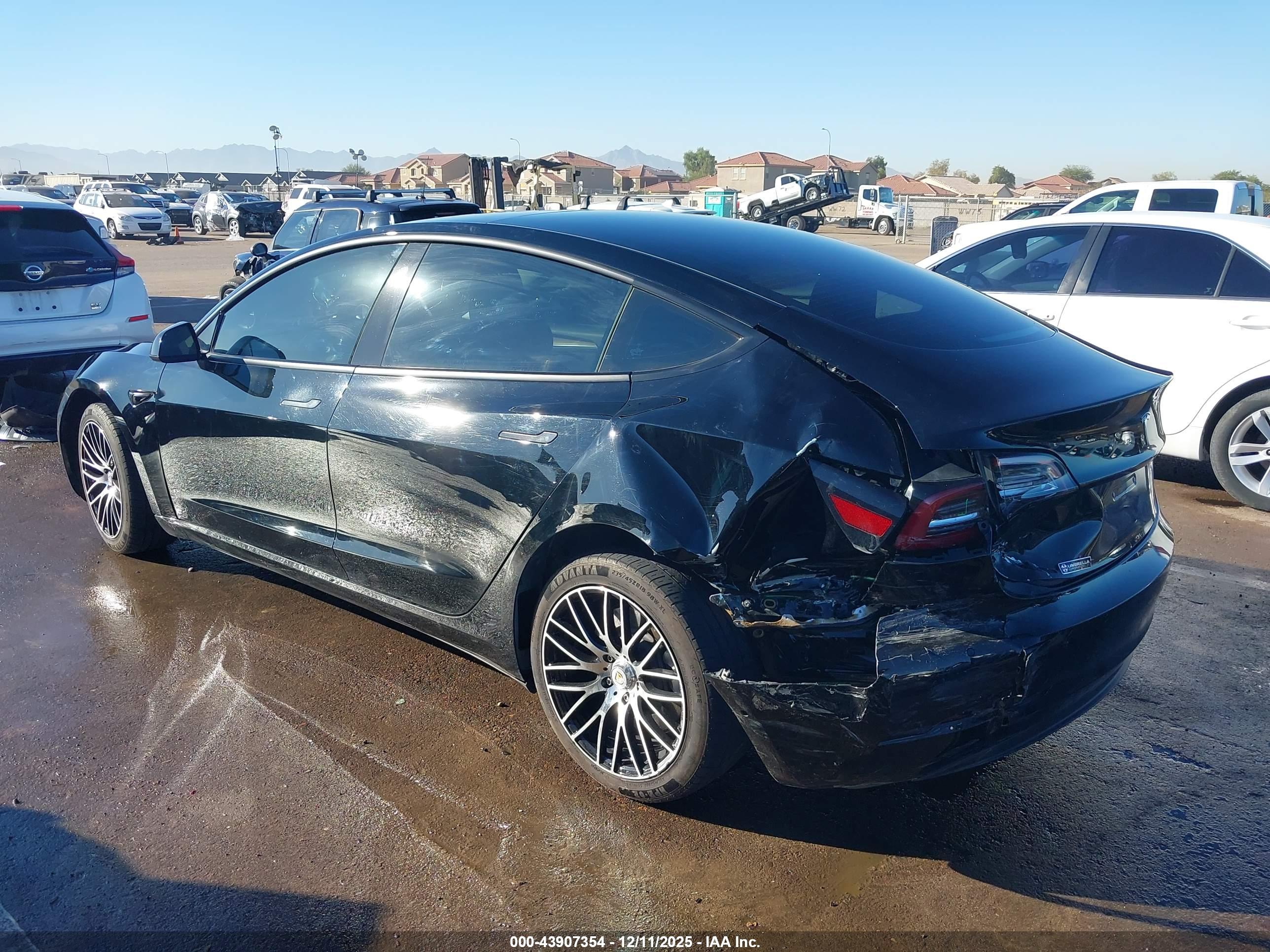 TESLA MODEL image 6