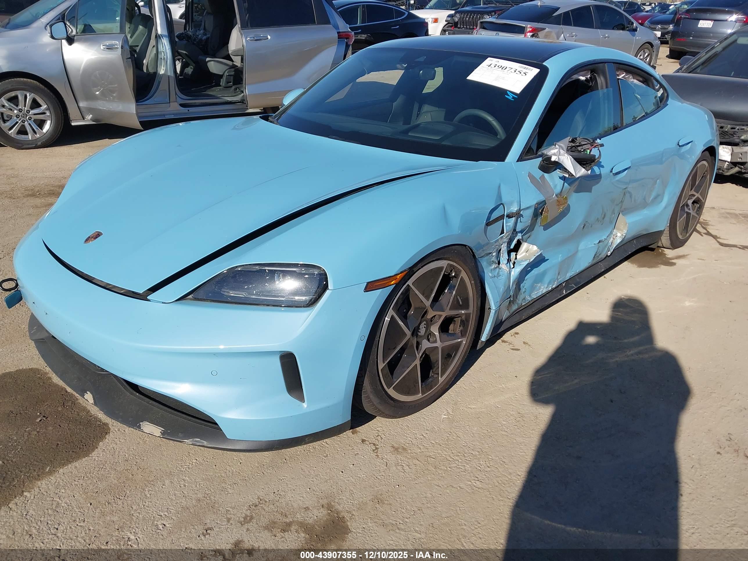 PORSCHE TAYCAN image 2