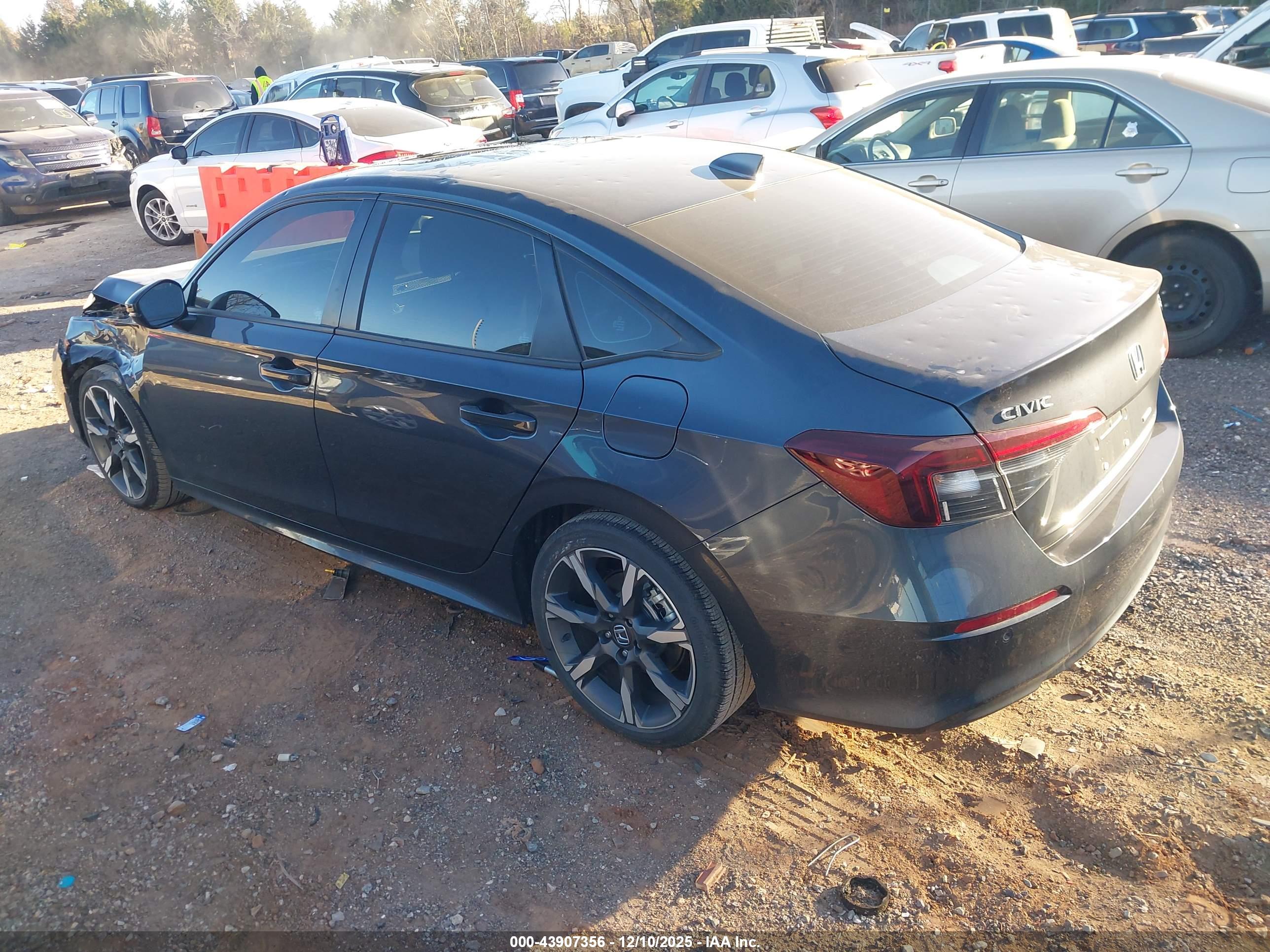 HONDA CIVIC image 3
