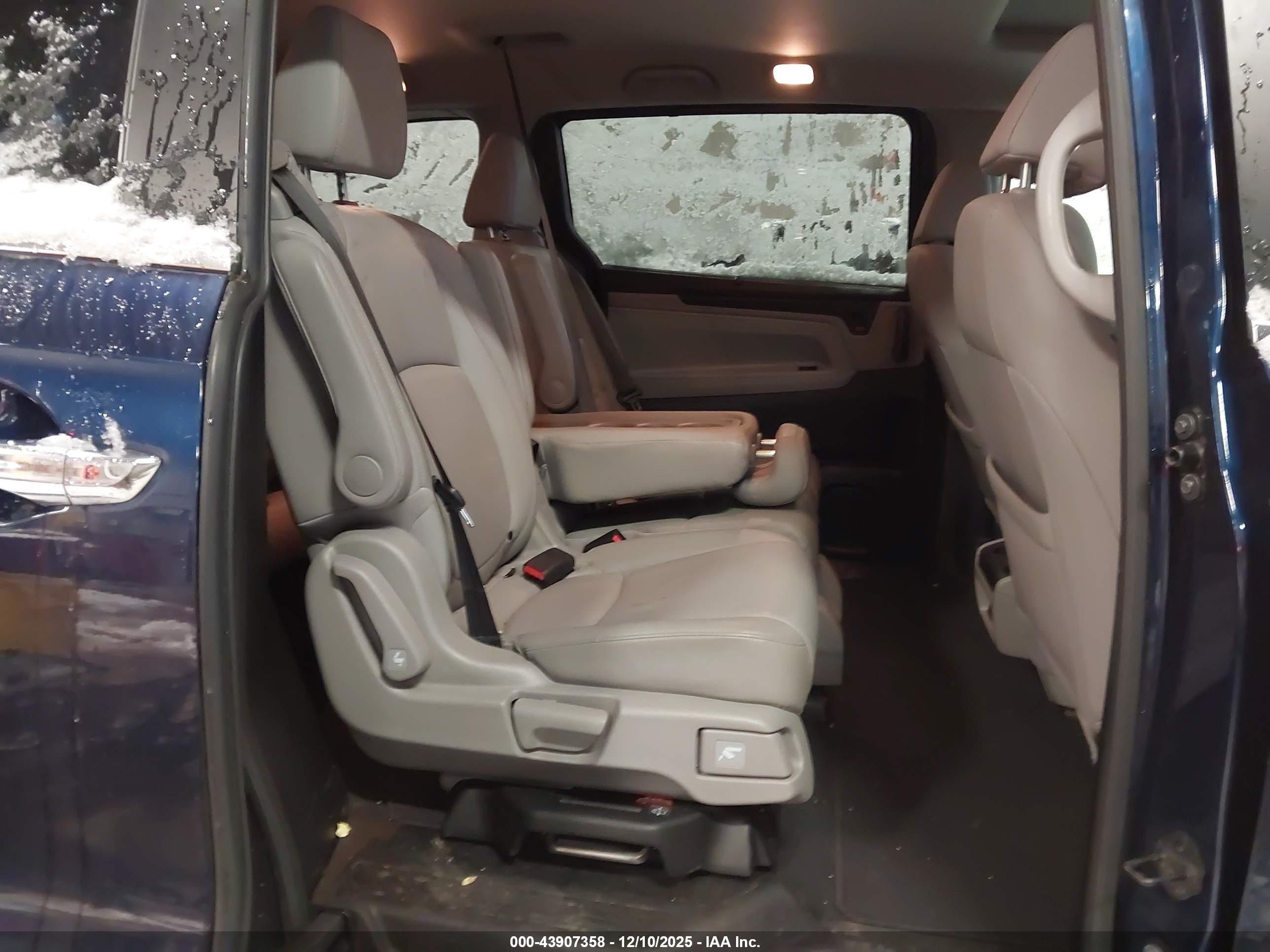 HONDA ODYSSEY image 8