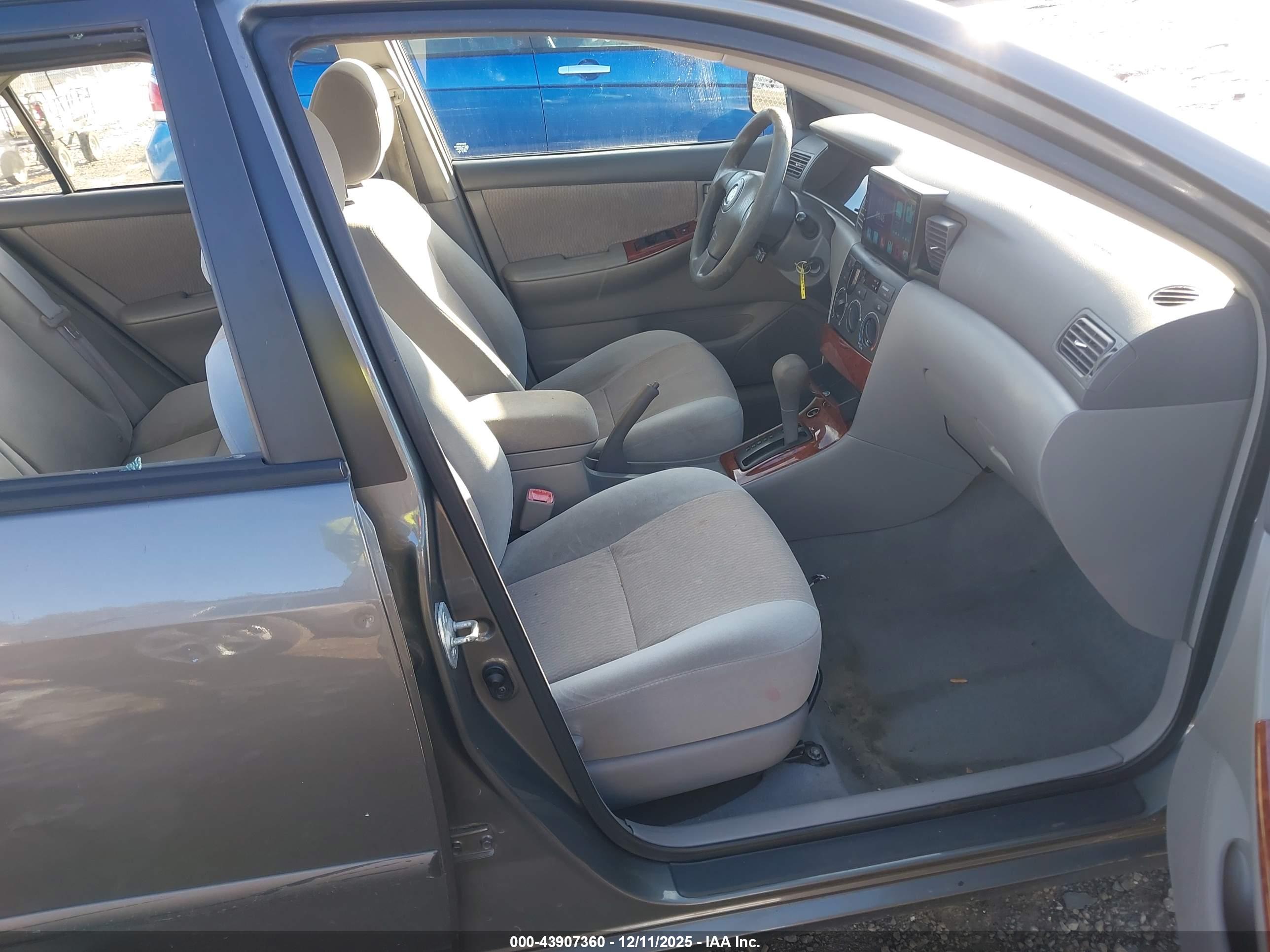 TOYOTA COROLLA image 5