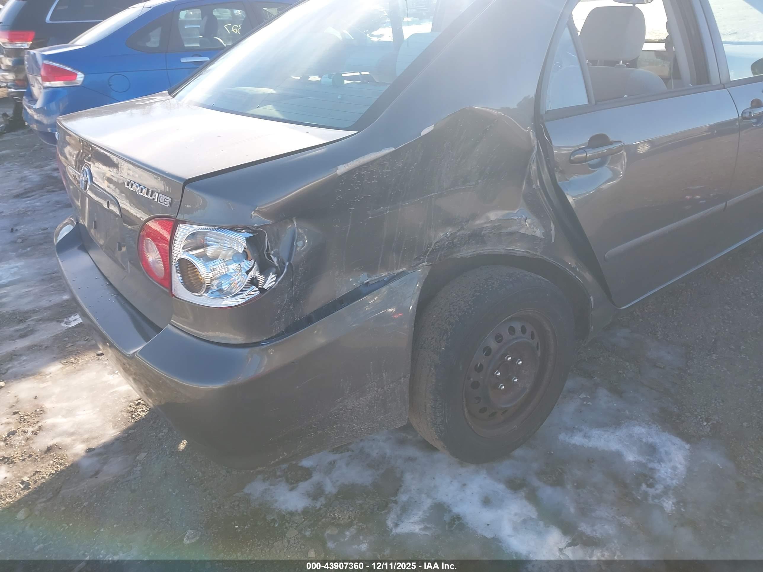 TOYOTA COROLLA image 6