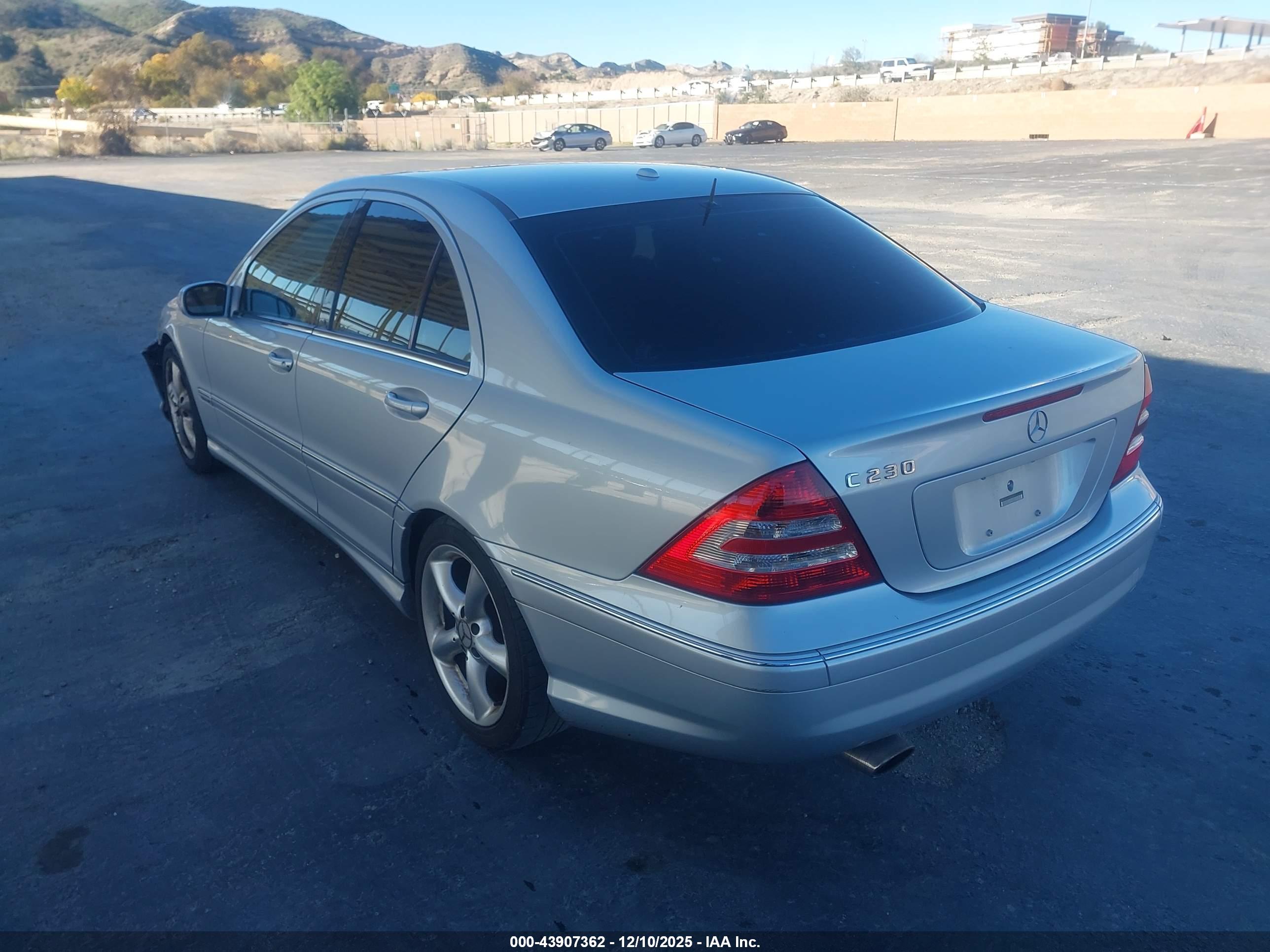 MERCEDES-BENZ C image 3