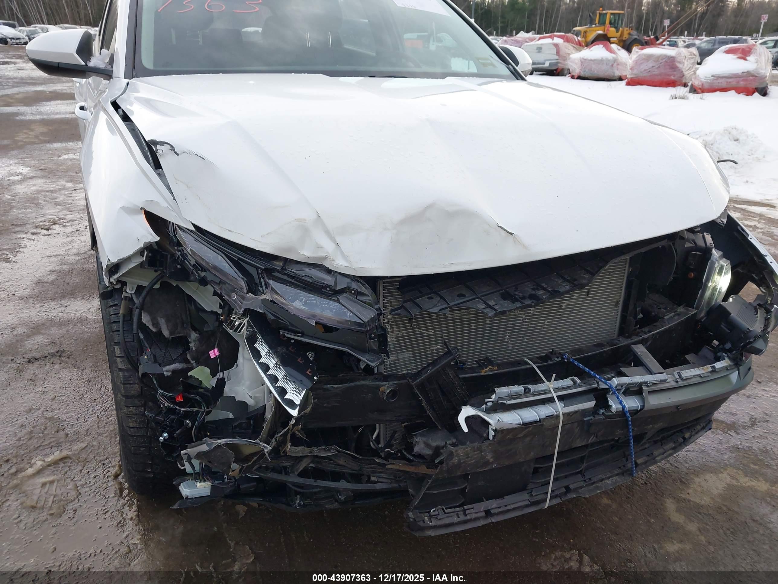 HYUNDAI TUCSON image 6