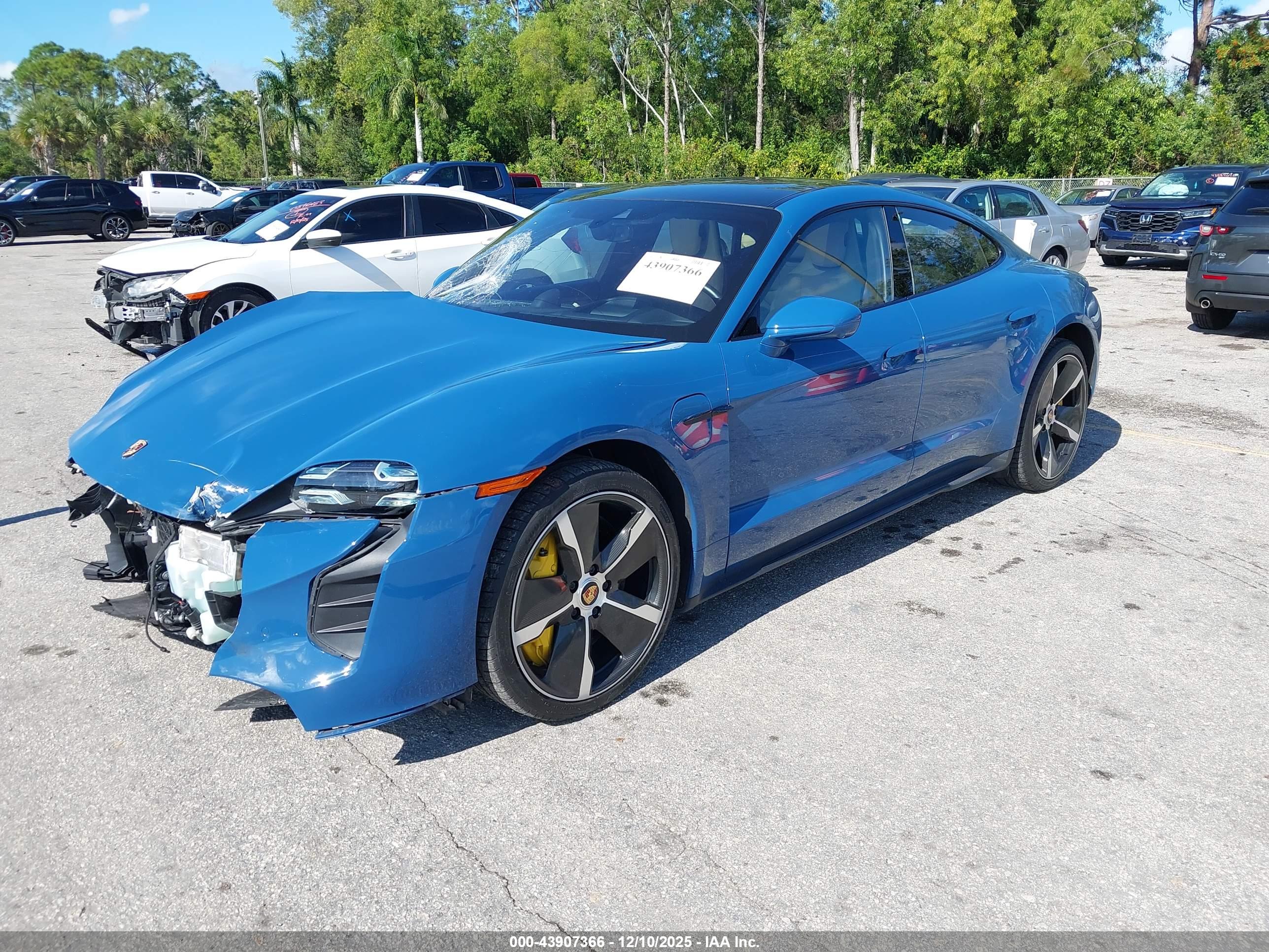 PORSCHE TAYCAN image 2