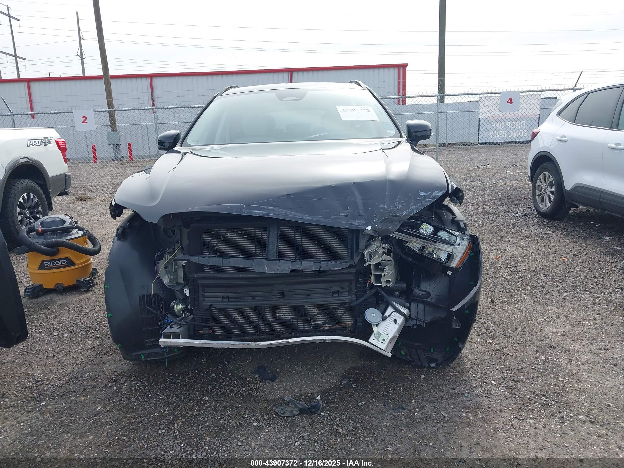 VOLVO XC60 image 6