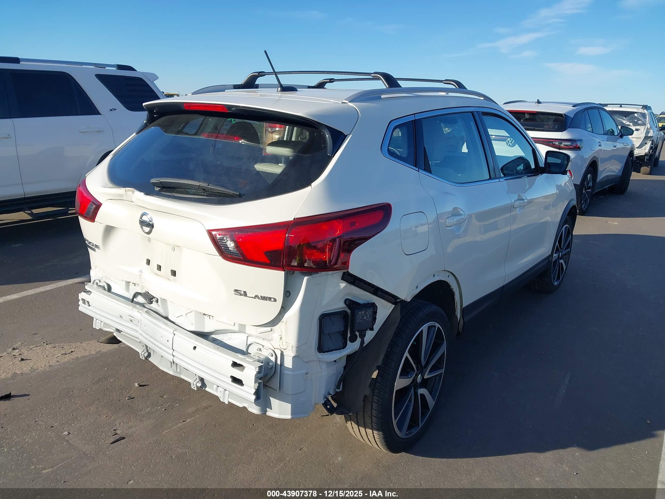 NISSAN ROGUE image 4