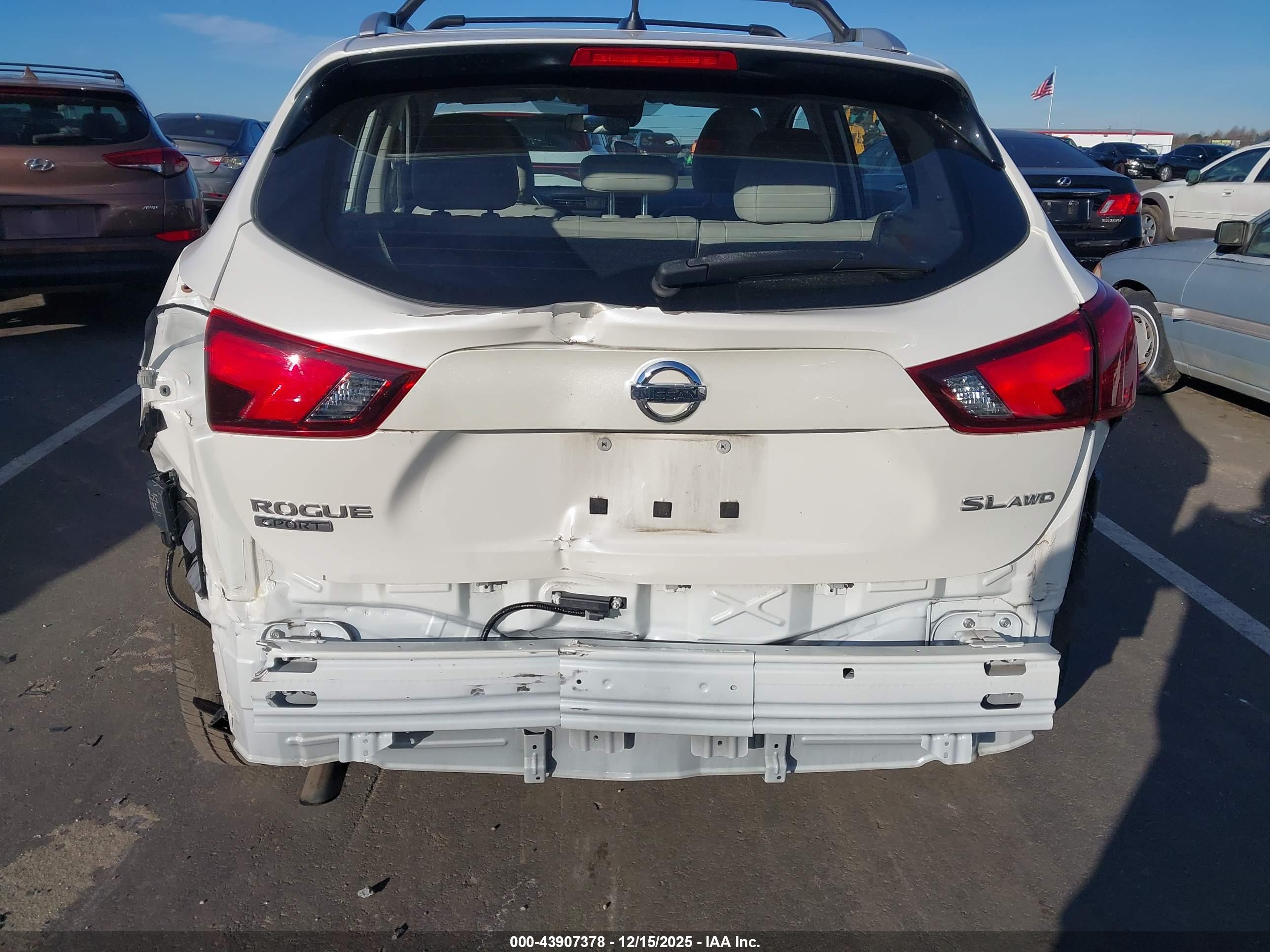 NISSAN ROGUE image 6