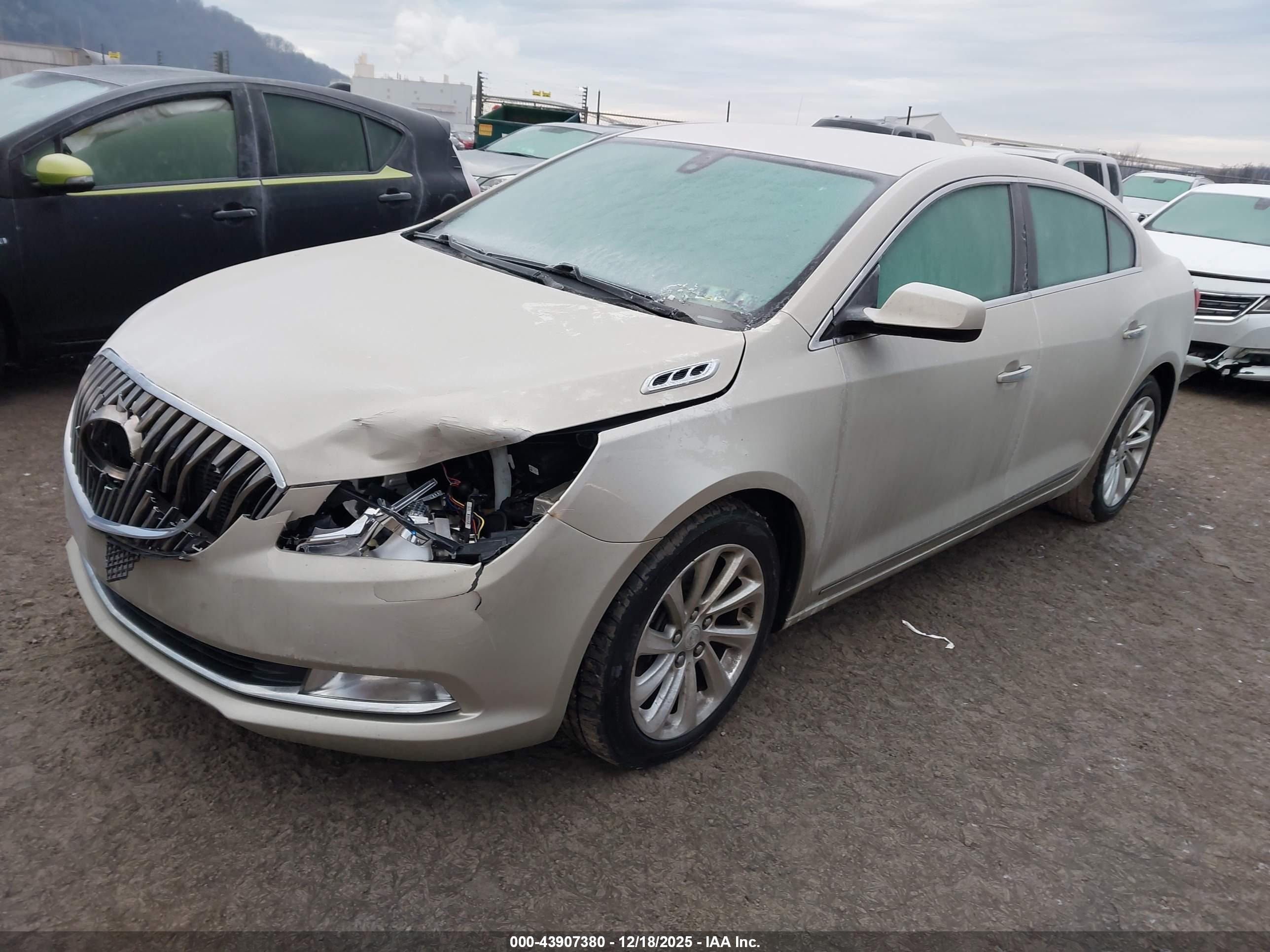 BUICK LACROSSE image 2