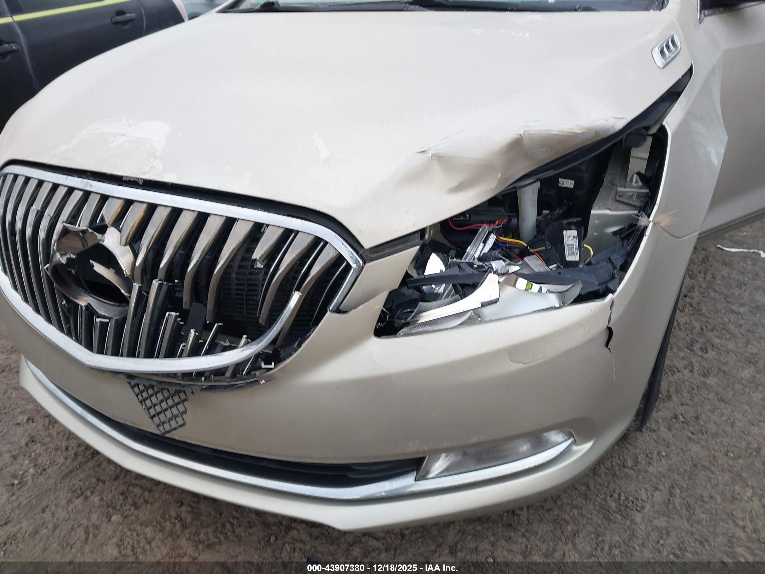 BUICK LACROSSE image 6