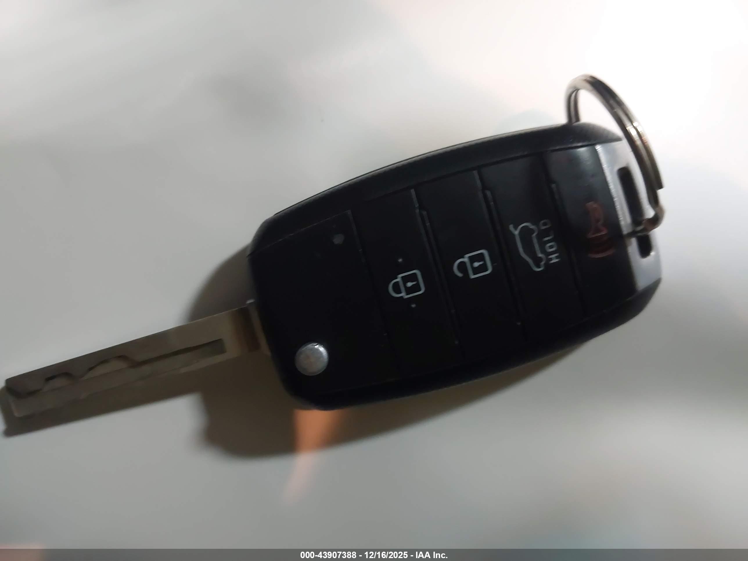 KIA SORENTO image 11