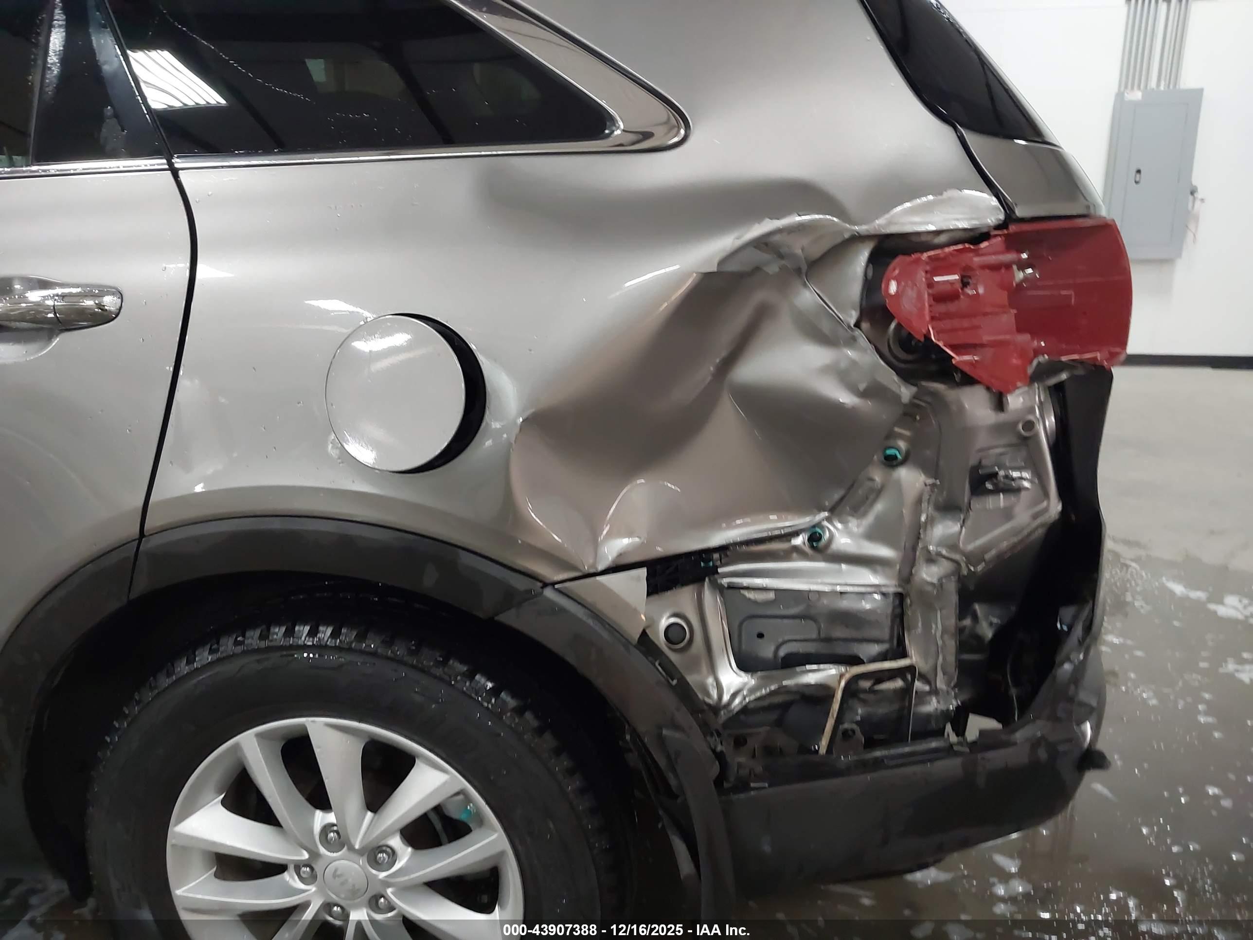 KIA SORENTO image 6
